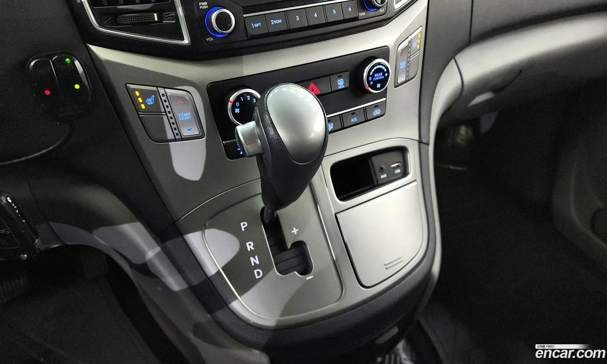 Hyundai Grand Starex 2016 — 16