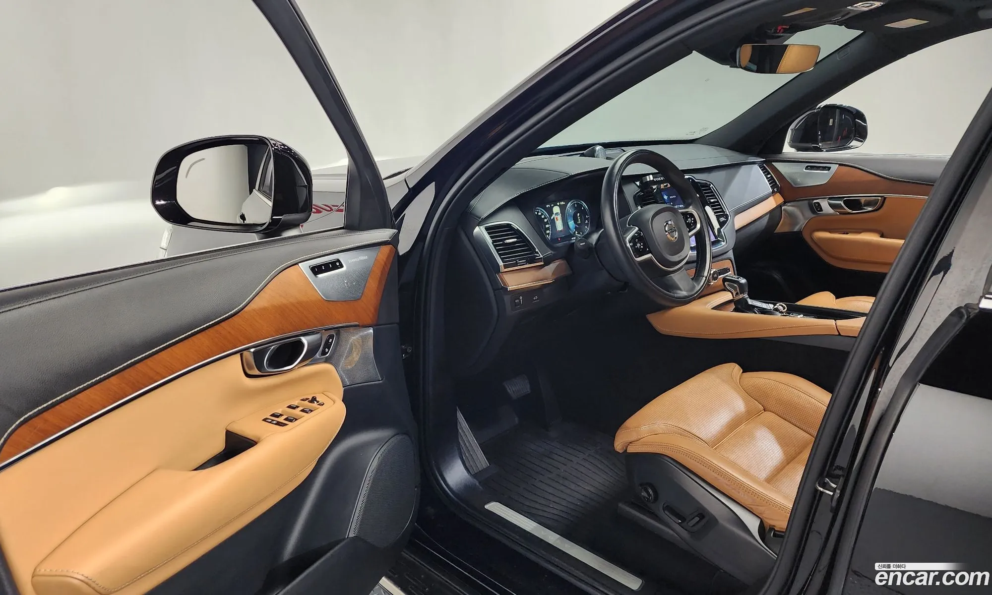 Volvo XC90 2018 YV1LF68ACJ1343995 — 4