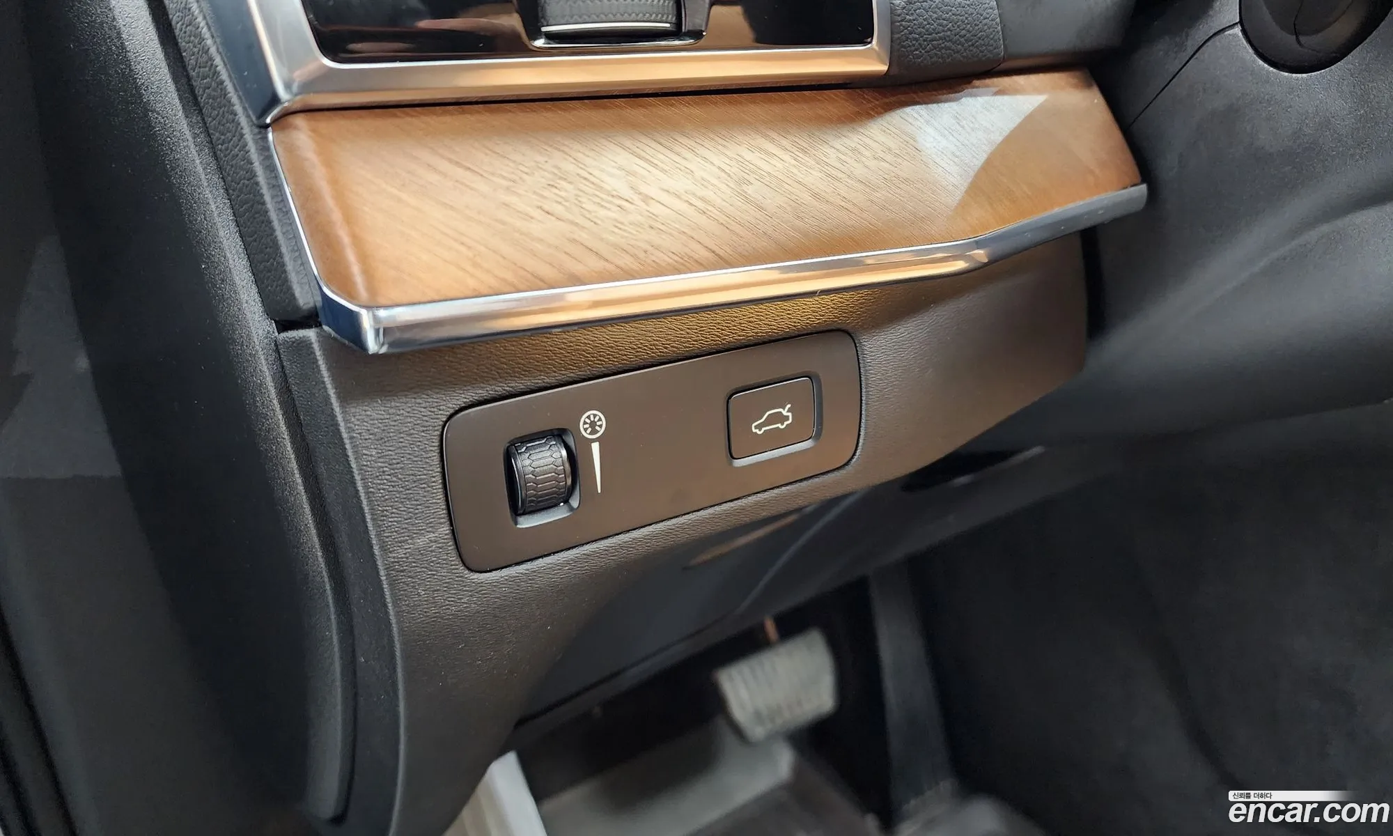 Volvo XC90 2018 YV1LF68ACJ1343995 — 13