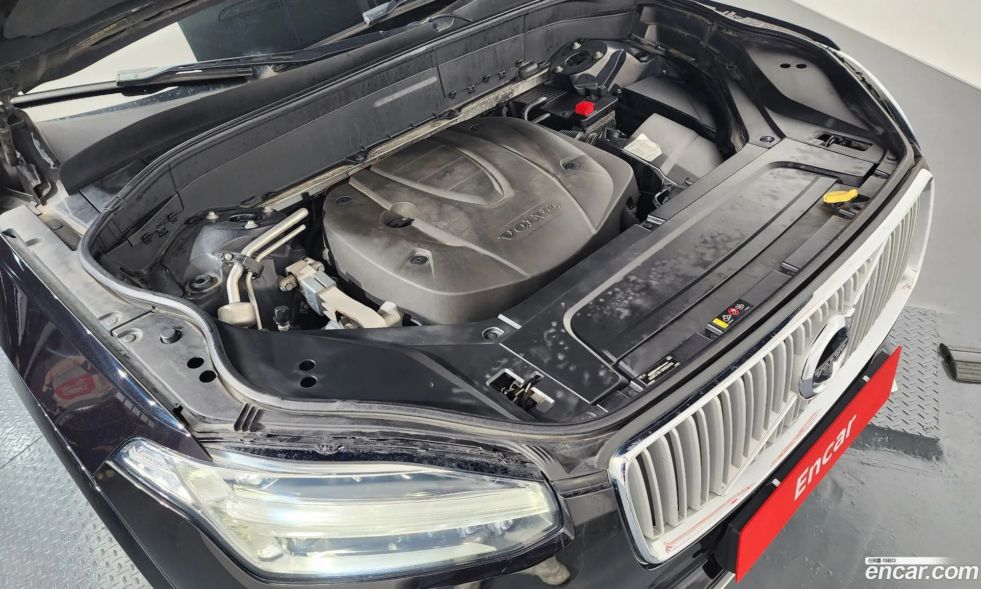 Volvo XC90 2018 YV1LF68ACJ1343995 — 17