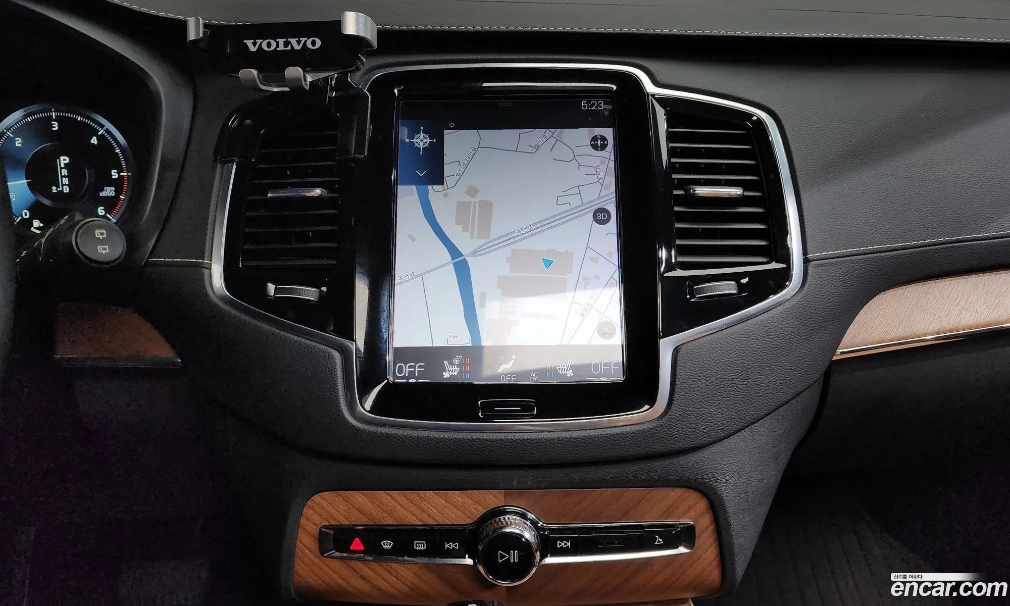 Volvo XC90 2018 YV1LF68ACJ1343995 — 6