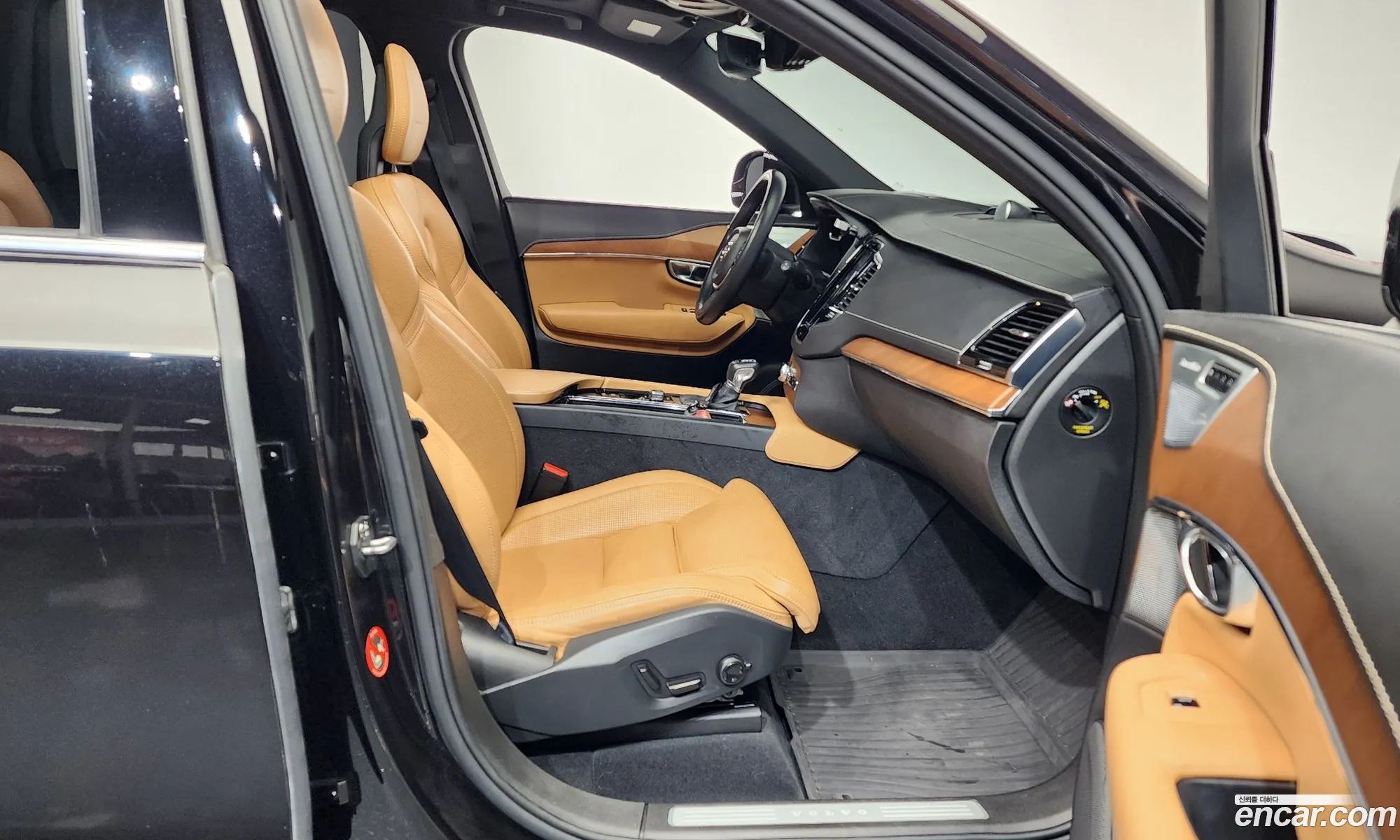 Volvo XC90 2018 YV1LF68ACJ1343995 — 10