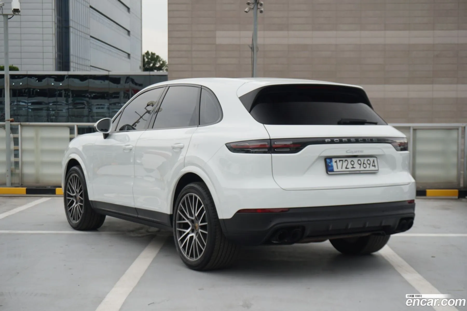 Porsche Cayenne 2022 — 19