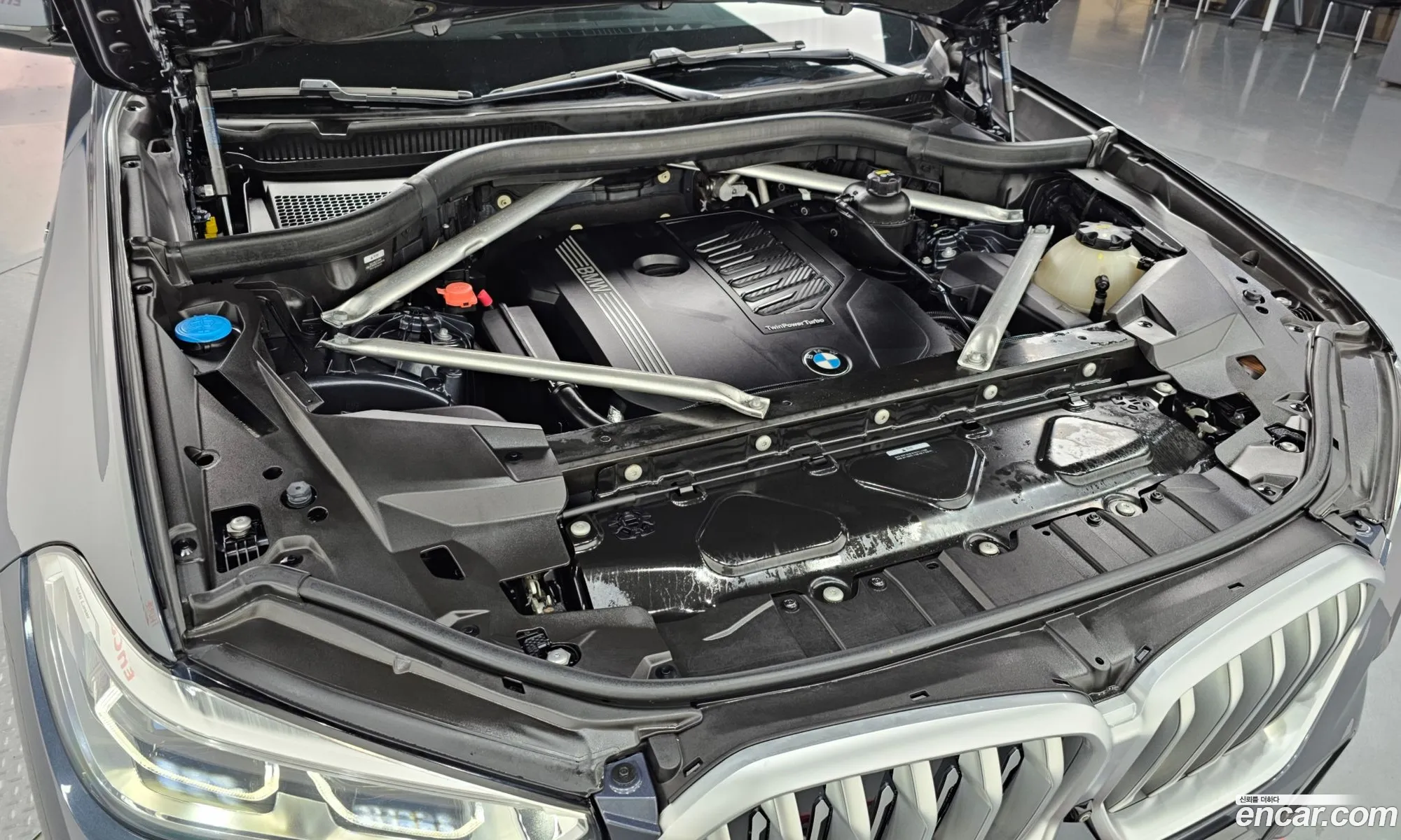 BMW X6 2021 WBACY6102M9E64948 — 8