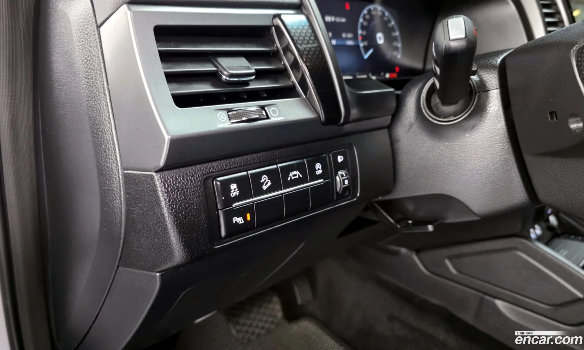 KG Mobility (SsangYong) Rexton Sports Khan 2022 — 16