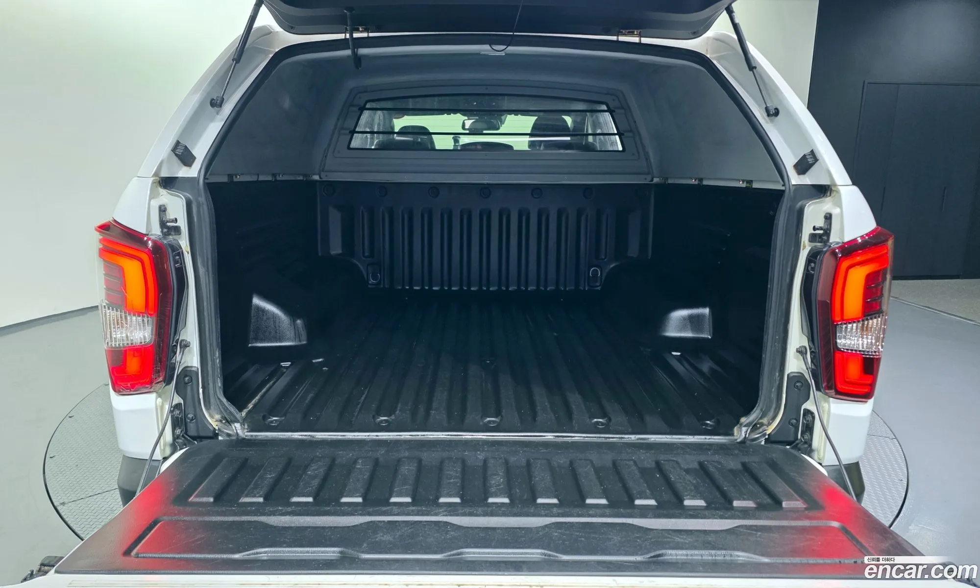 KG Mobility (SsangYong) Rexton Sports Khan 2022 — 10