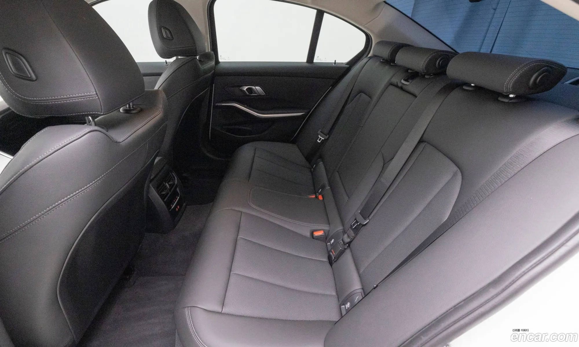 BMW 3 Series 2025 — 14
