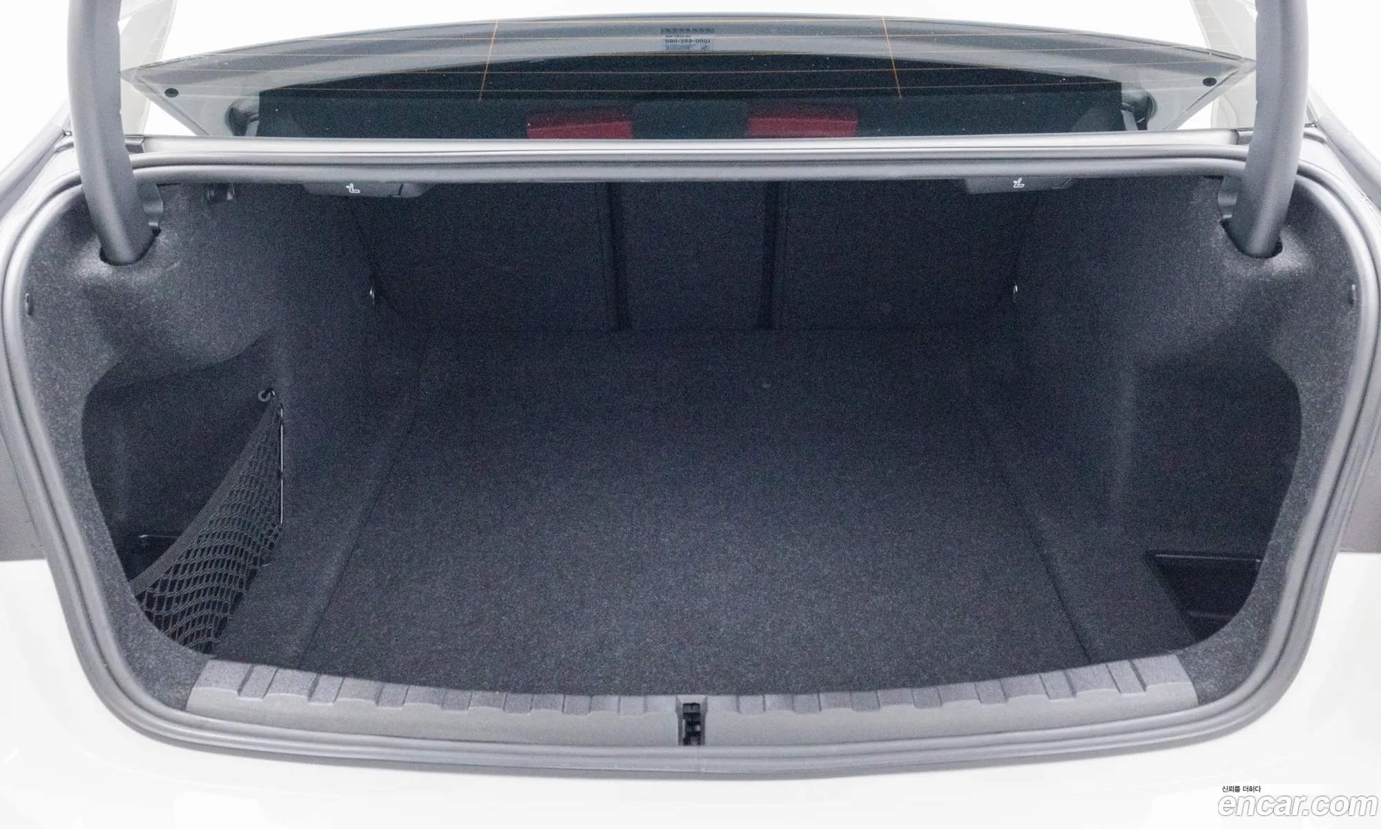 BMW 3 Series 2025 — 6