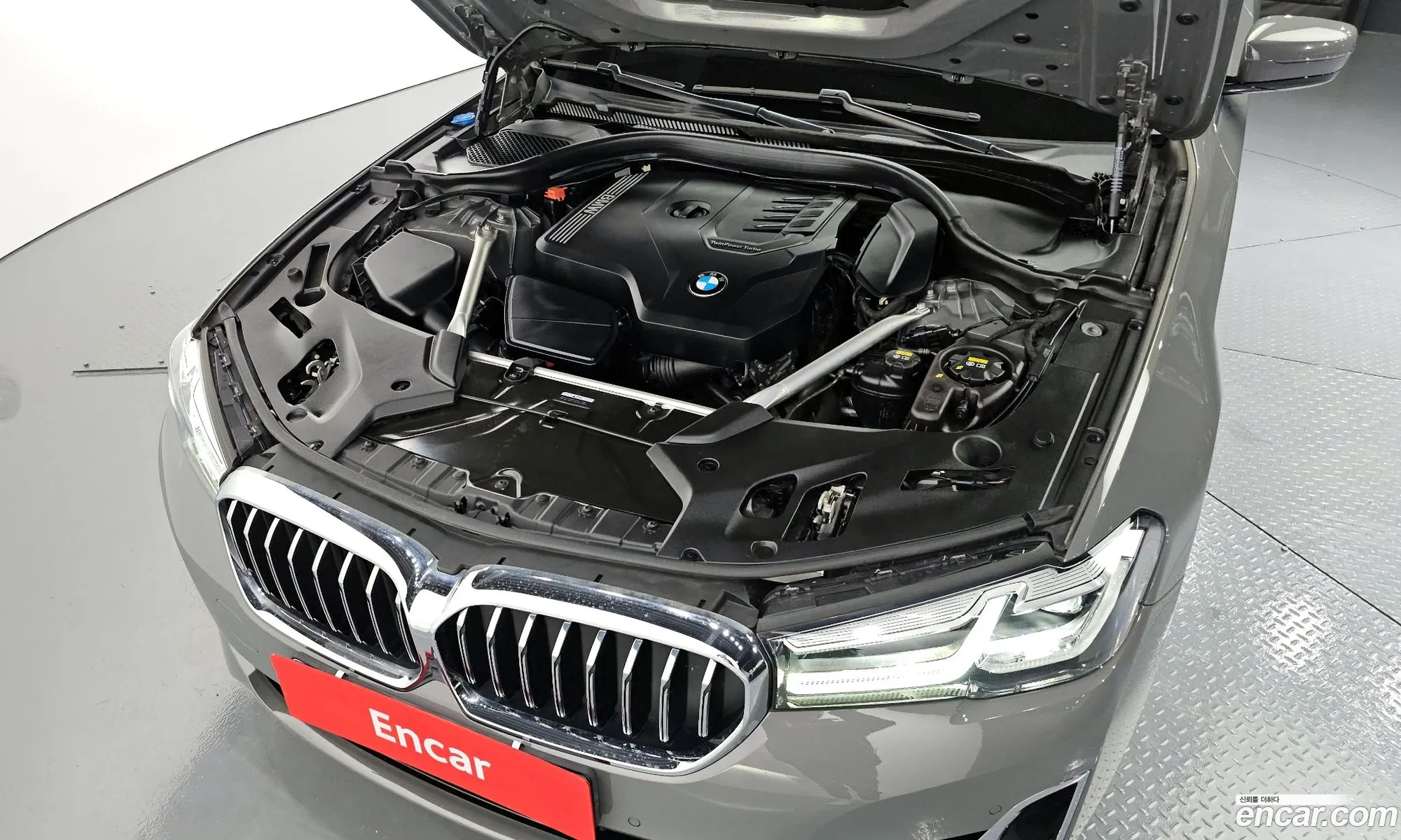 BMW 5 Series 2021 — 17