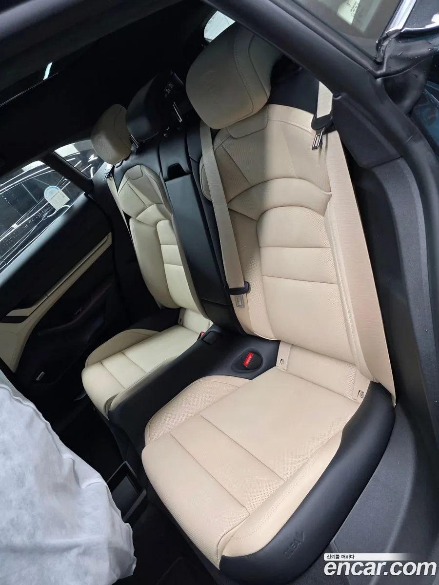 Porsche Taycan 2024 — 12