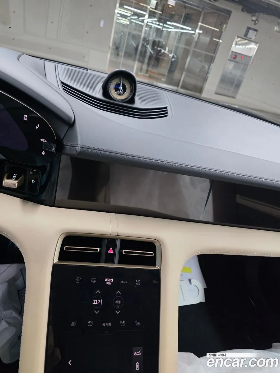 Porsche Taycan 2024 — 4