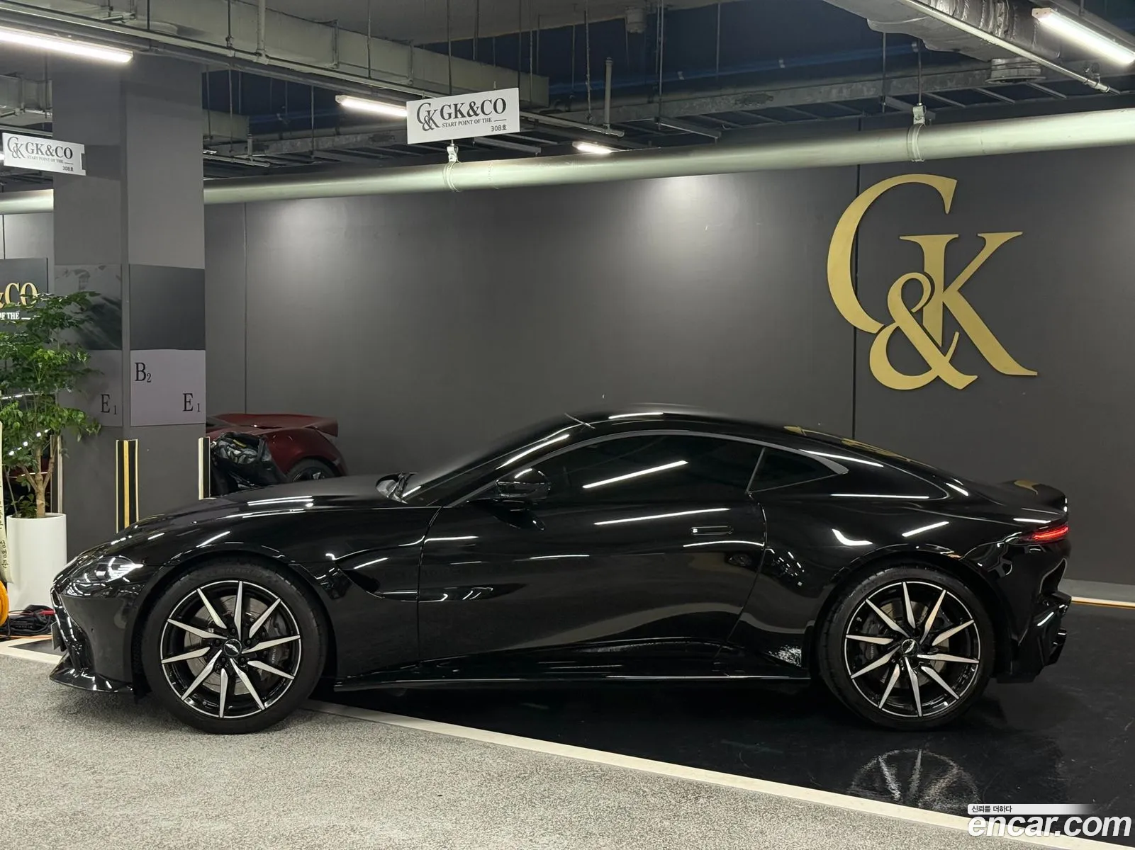 Aston Martin Vantage 2020 — 11