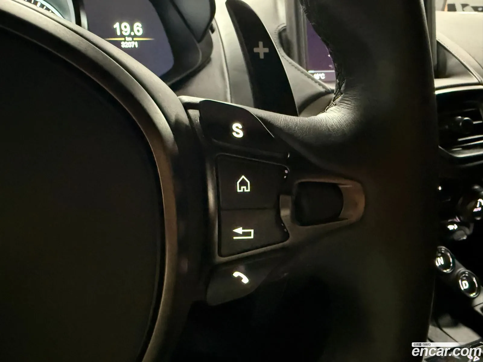 Aston Martin Vantage 2020 — 9