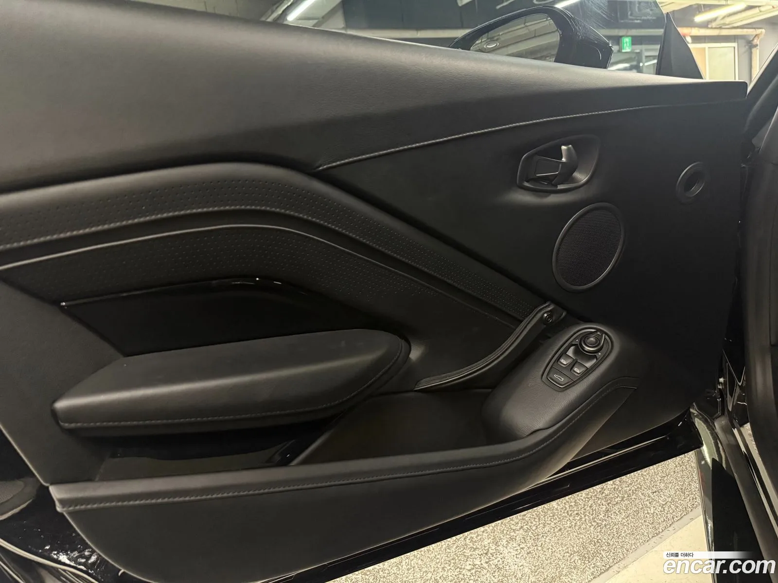 Aston Martin Vantage 2020 — 8