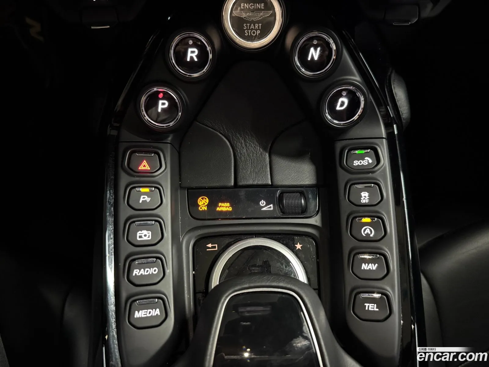 Aston Martin Vantage 2020 — 14