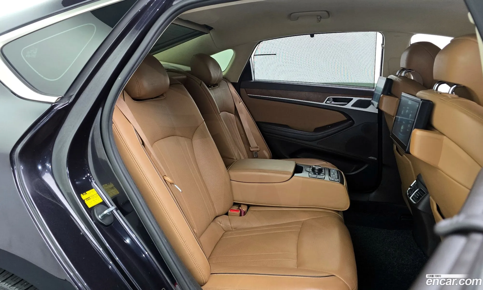 Hyundai Genesis DH 2014 — 17