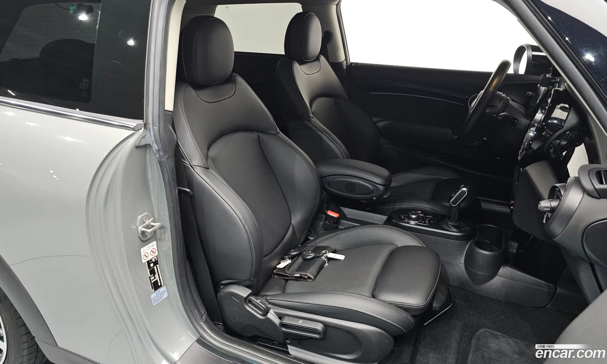 Mini Cooper S 2021 WMW61DH06N2R47748 — 4