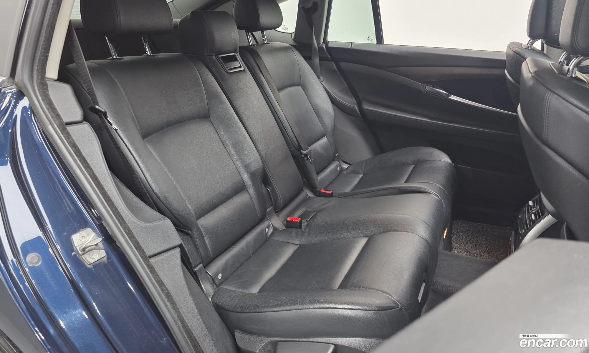 BMW 5 Series GT 2011 WBASP2101BDR75307 — 19