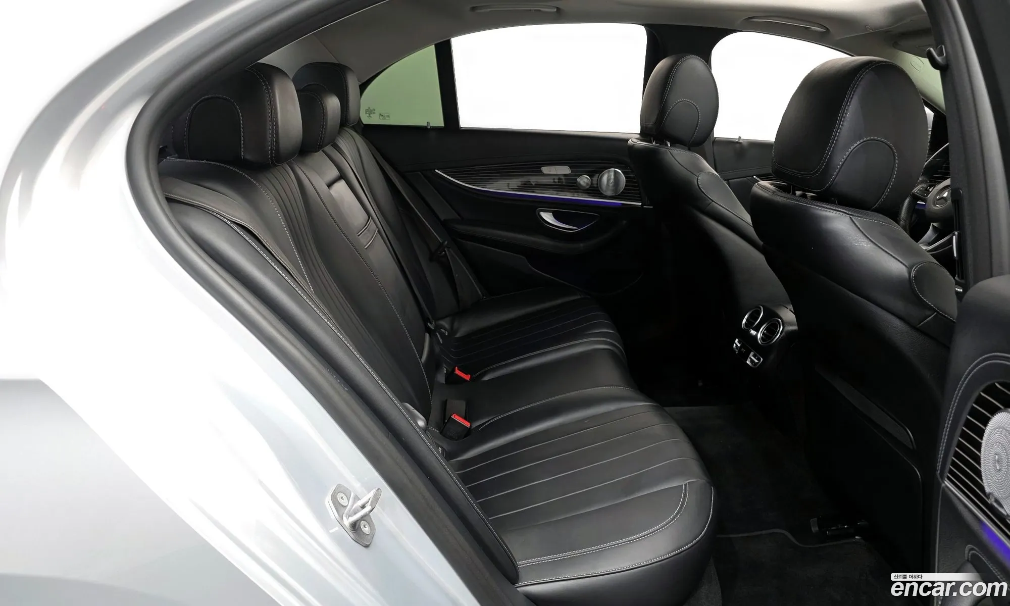 Mercedes-Benz E-Class W213 2017 — 14