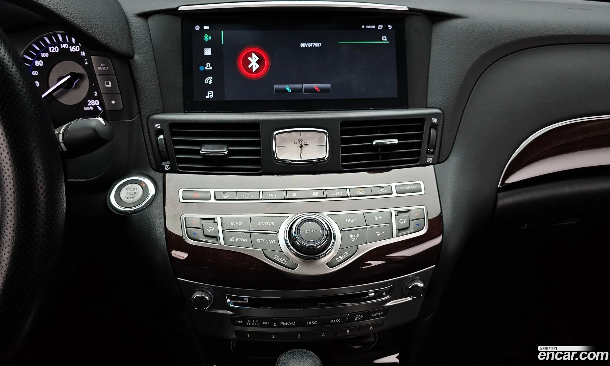 Infiniti Q70 2017 JNKBY11E7HM600146 — 16