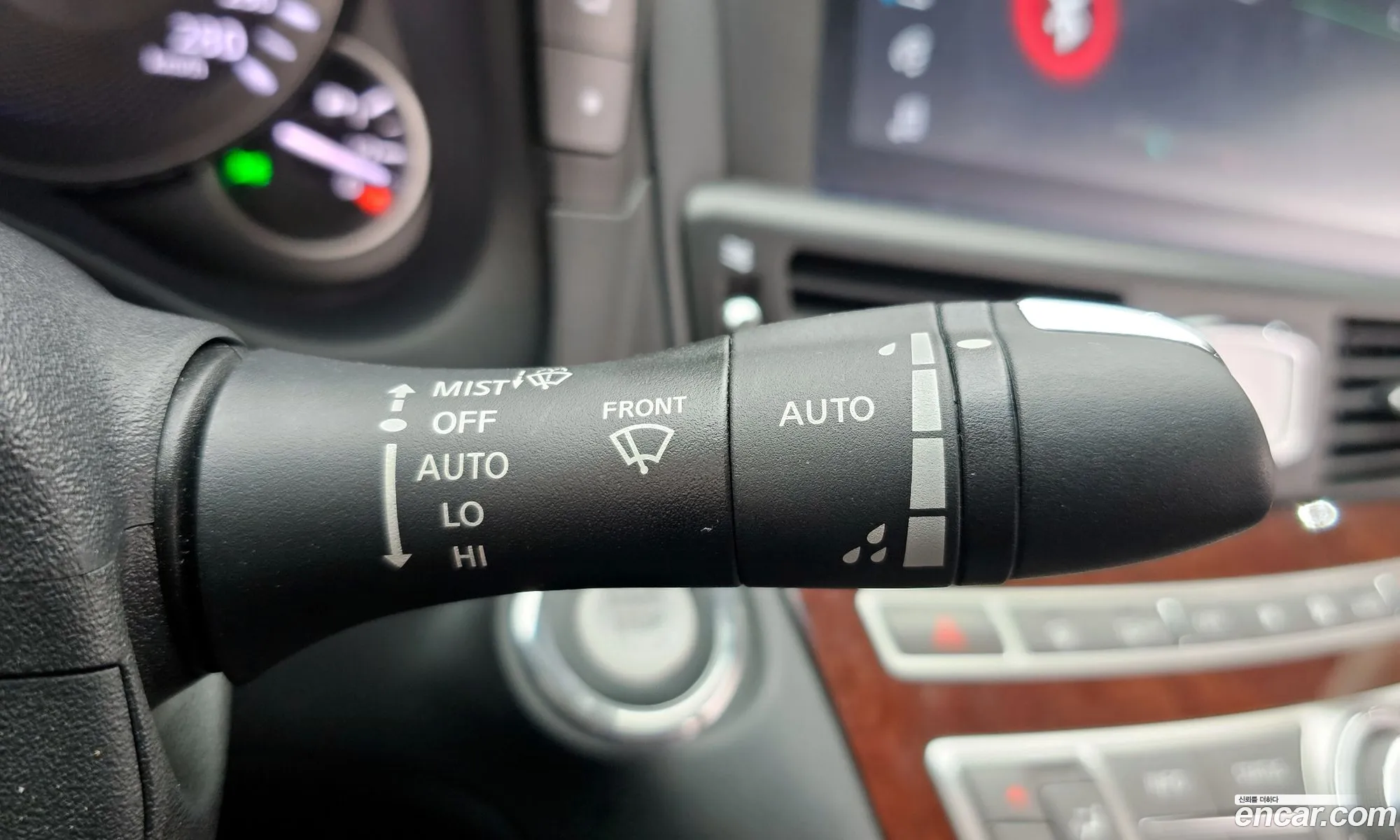 Infiniti Q70 2017 JNKBY11E7HM600146 — 19