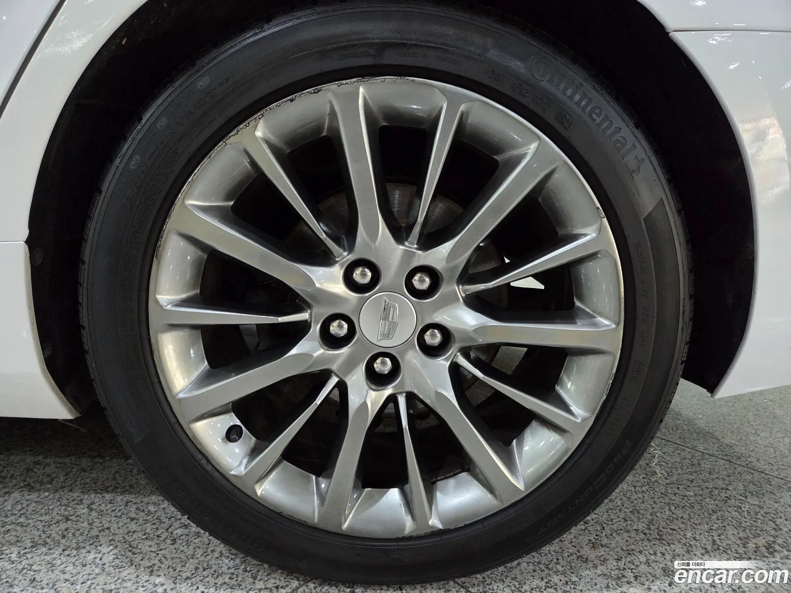 Cadillac CT6 2017 — 13