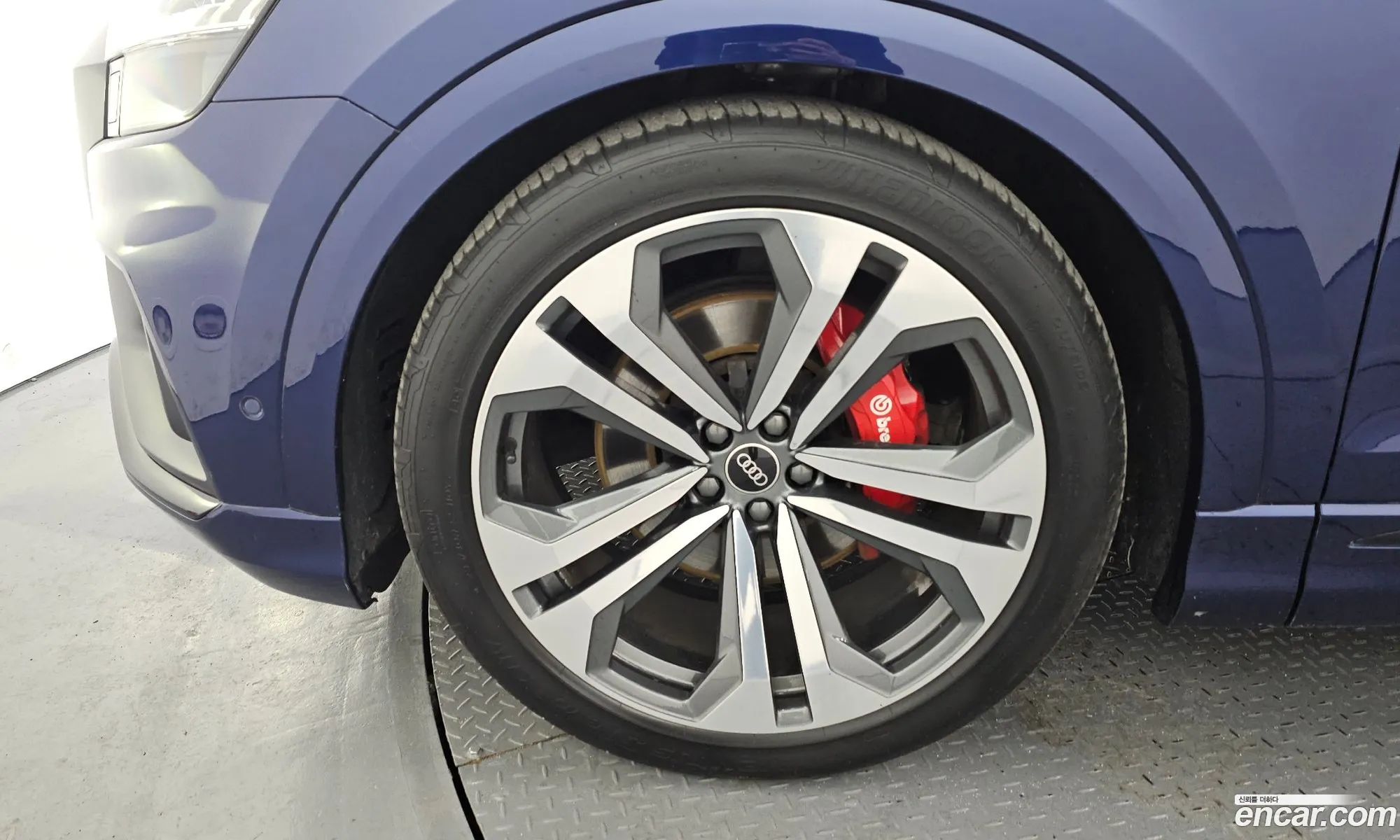 Audi Q8 2023 WAUZZZF19PD005425 — 11