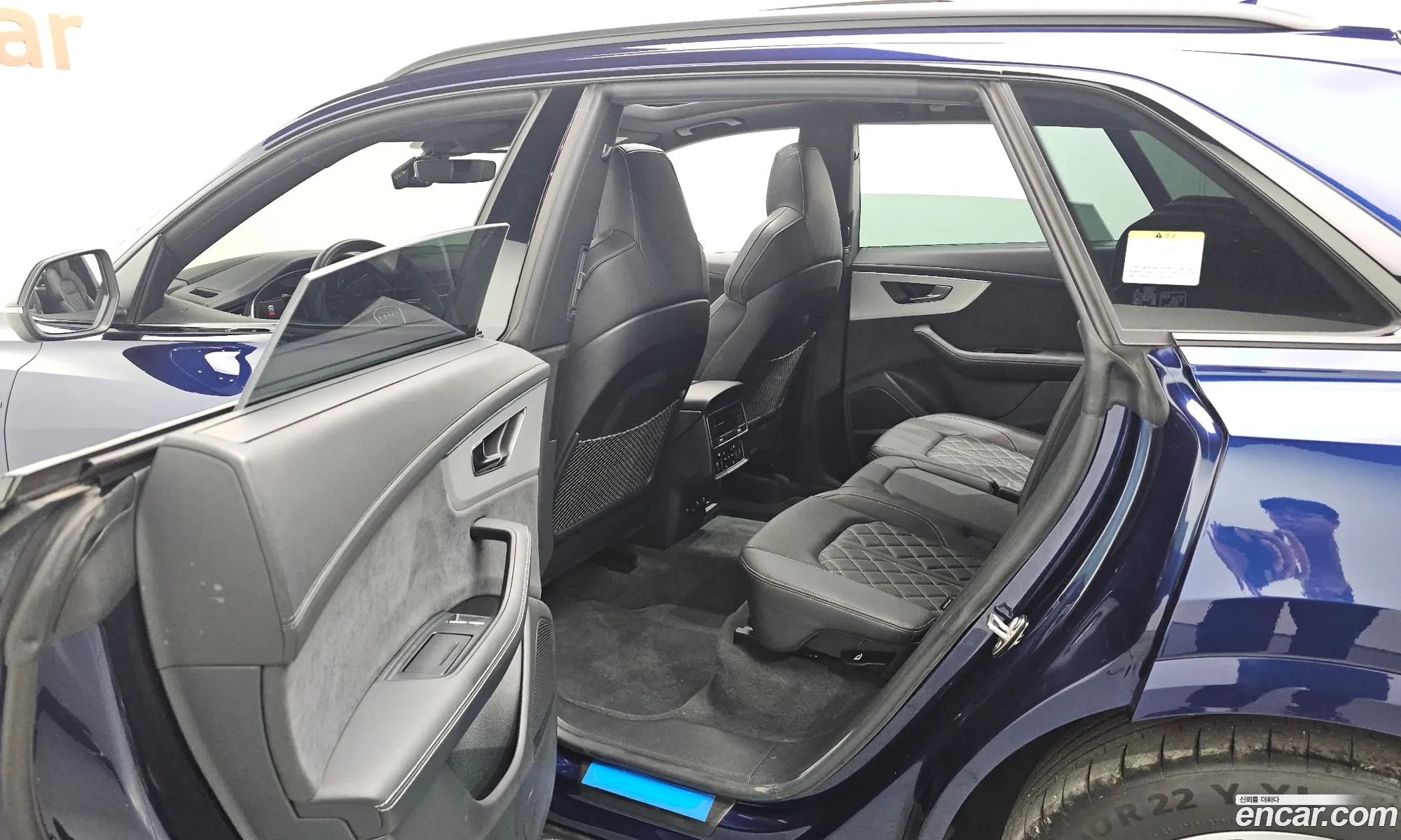 Audi Q8 2023 WAUZZZF19PD005425 — 6