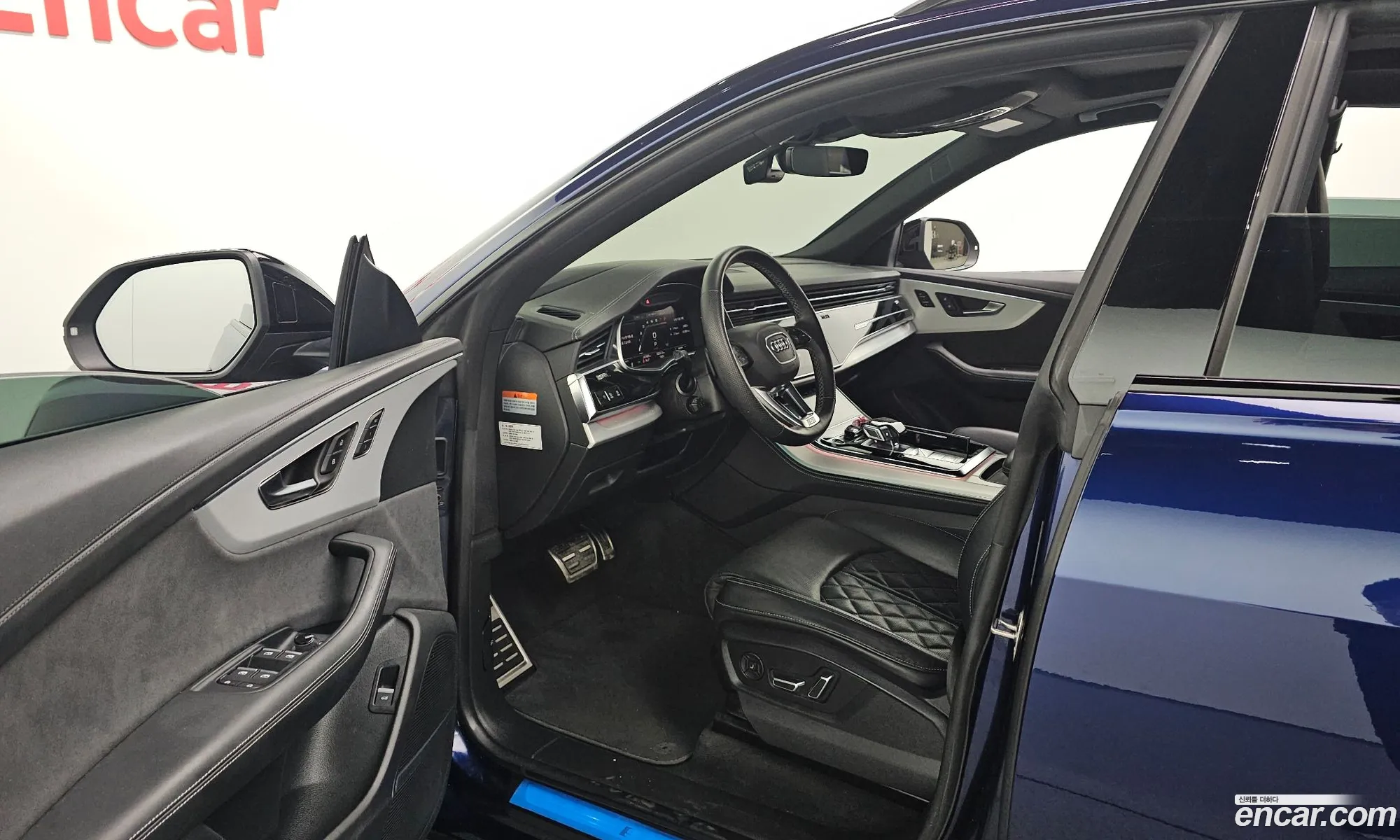 Audi Q8 2023 WAUZZZF19PD005425 — 12