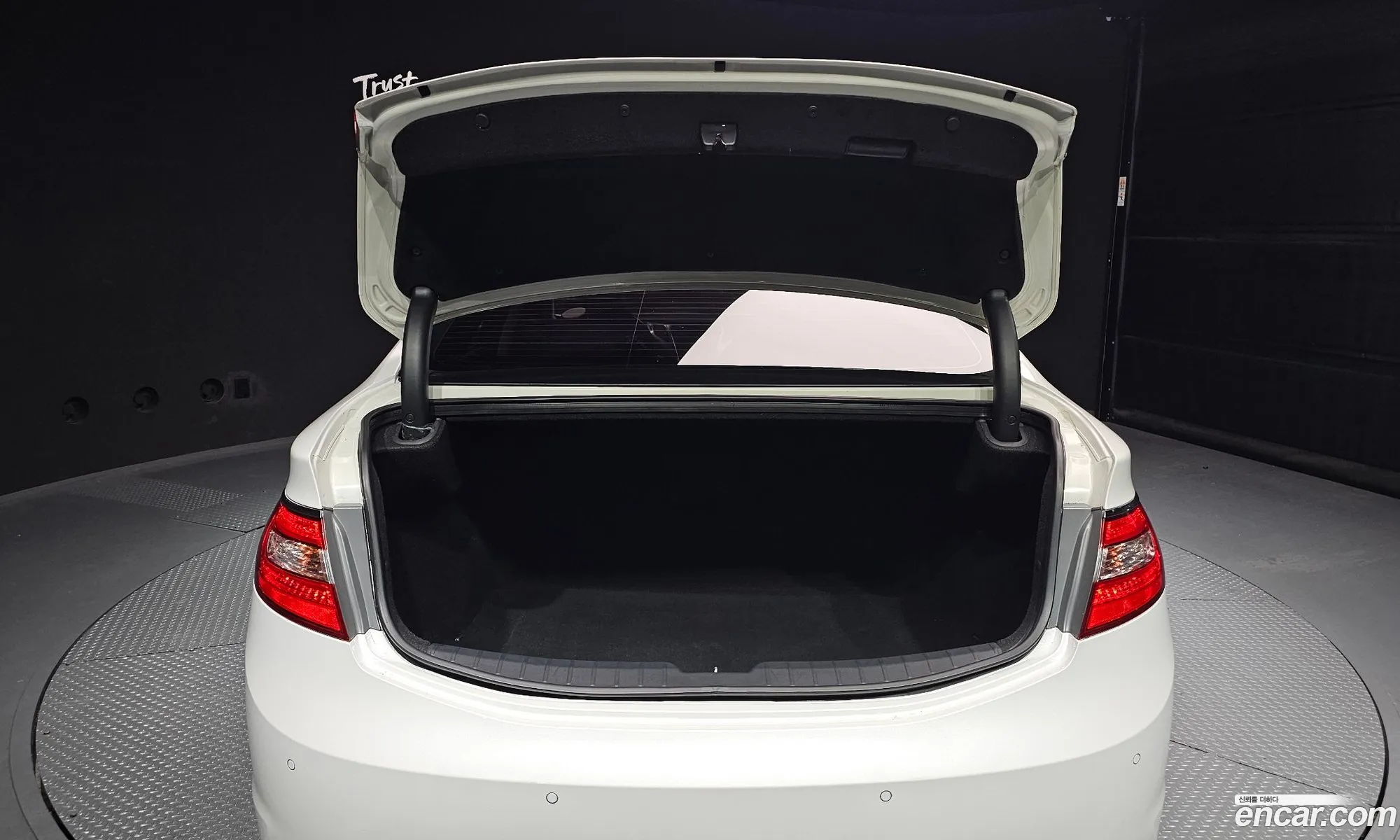 Hyundai Grandeur HG 2012 — 20