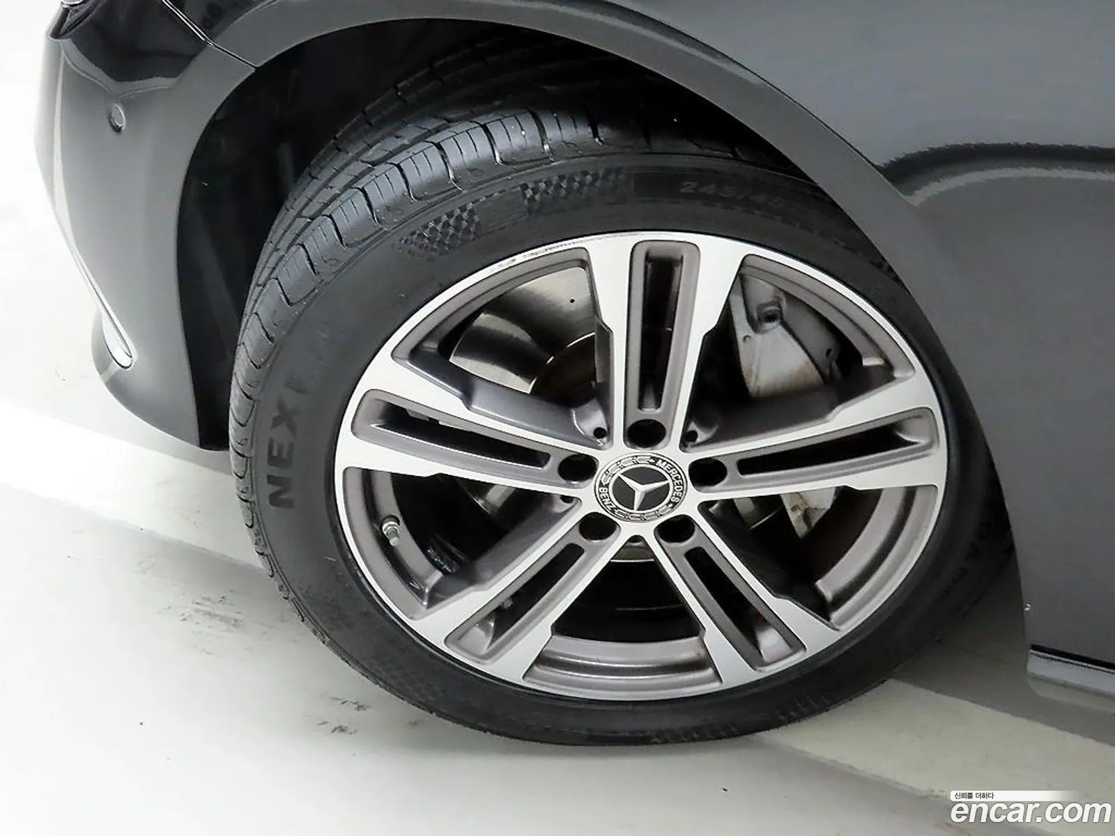 Mercedes-Benz E-Class W213 2022 — 12