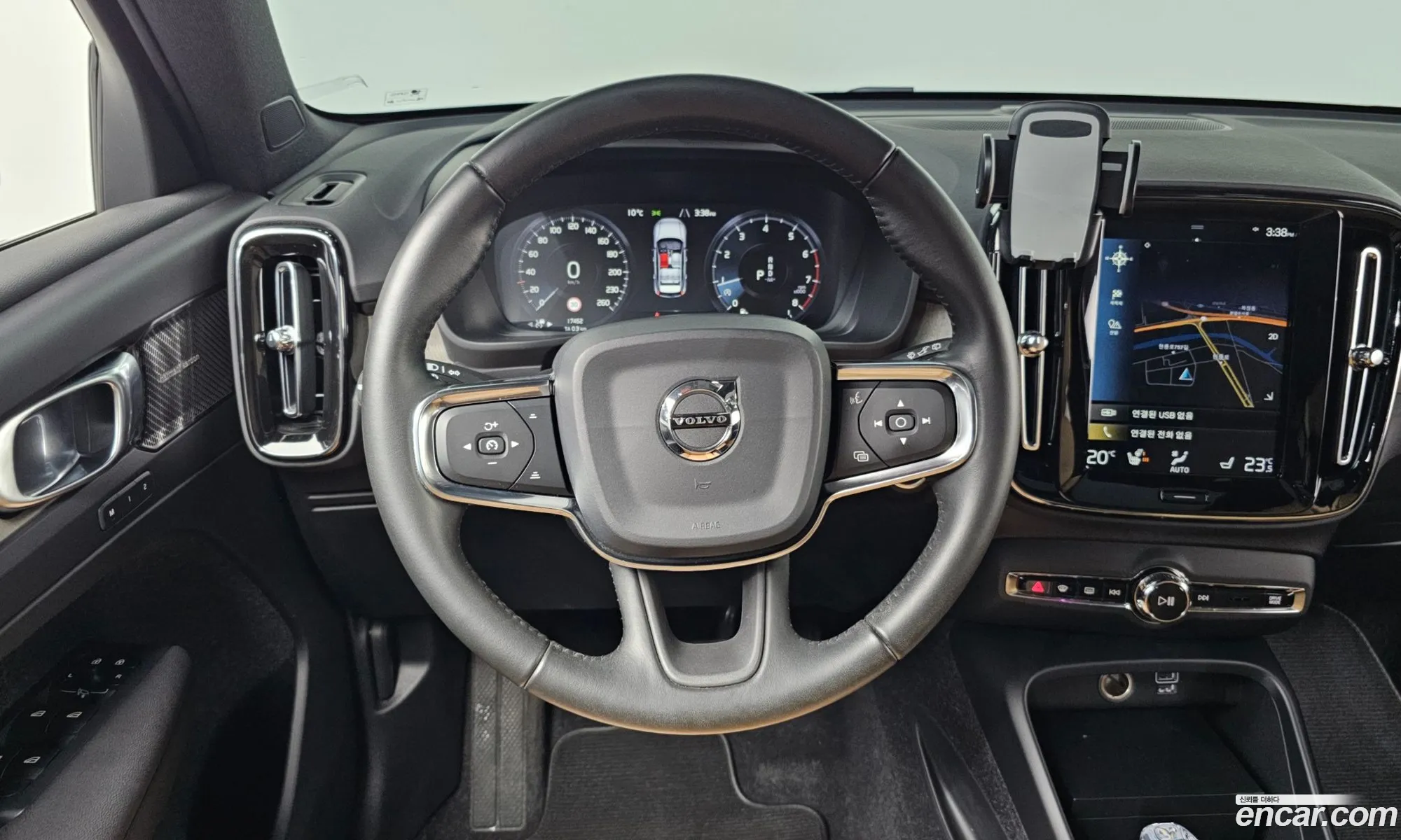 Volvo XC40 2019 YV1XZACACK2094028 — 19