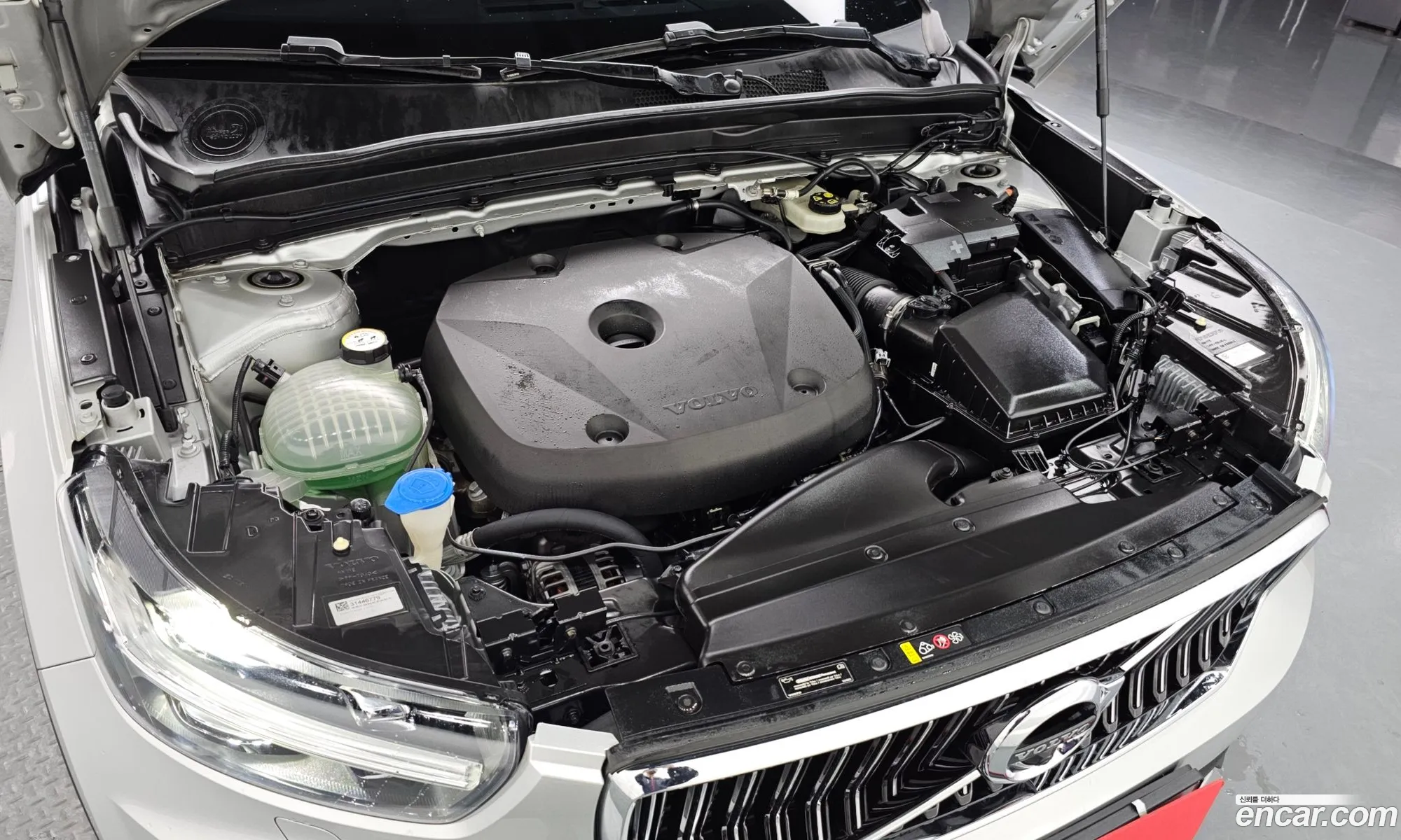 Volvo XC40 2019 YV1XZACACK2094028 — 13
