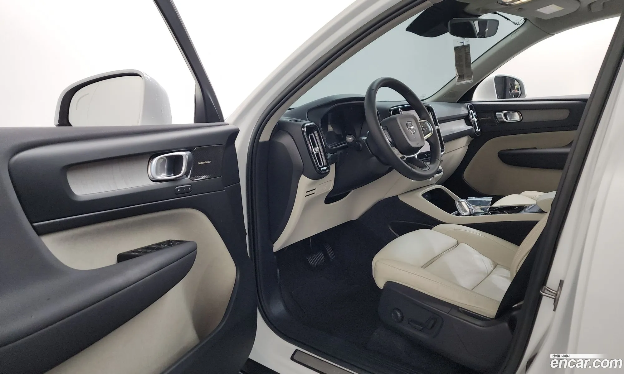 Volvo XC40 2023 YV1XZK925P2040197 — 15