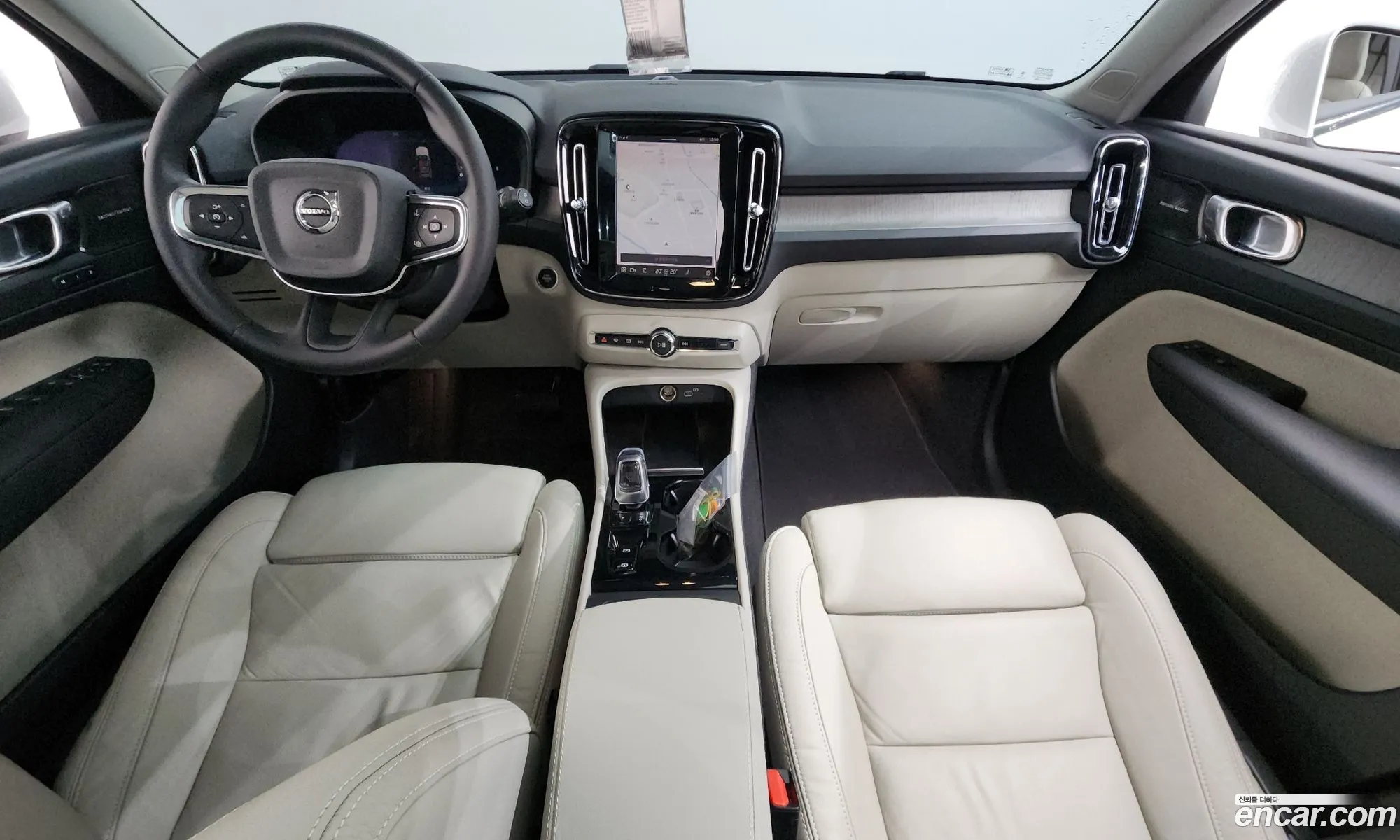 Volvo XC40 2023 YV1XZK925P2040197 — 9