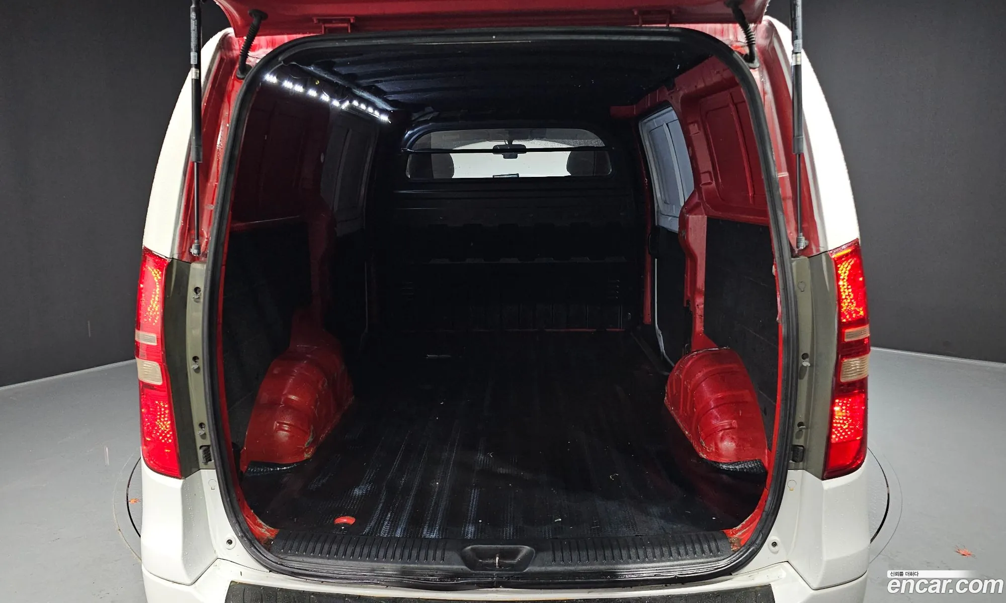 Hyundai Grand Starex 2010 — 16