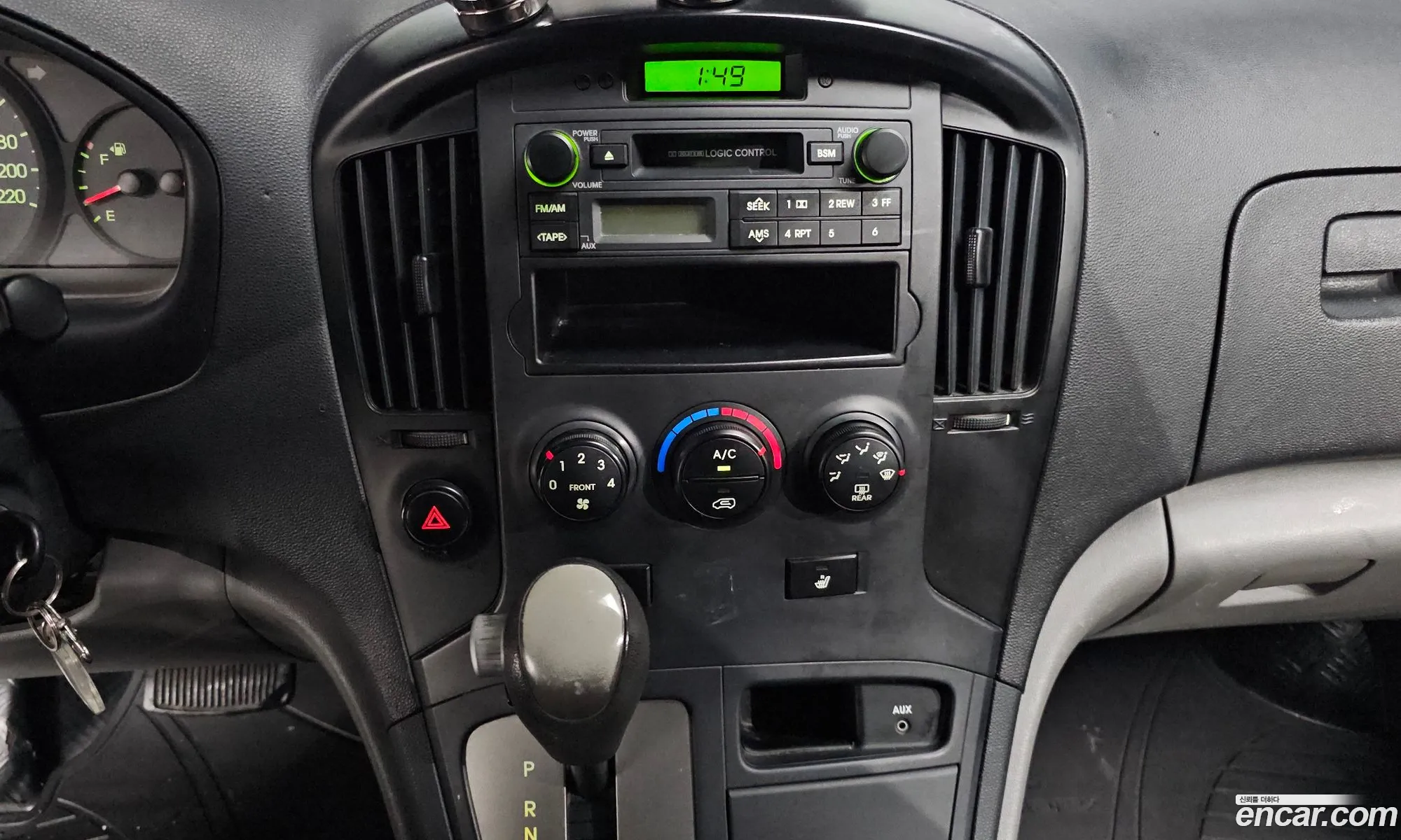 Hyundai Grand Starex 2010 — 2