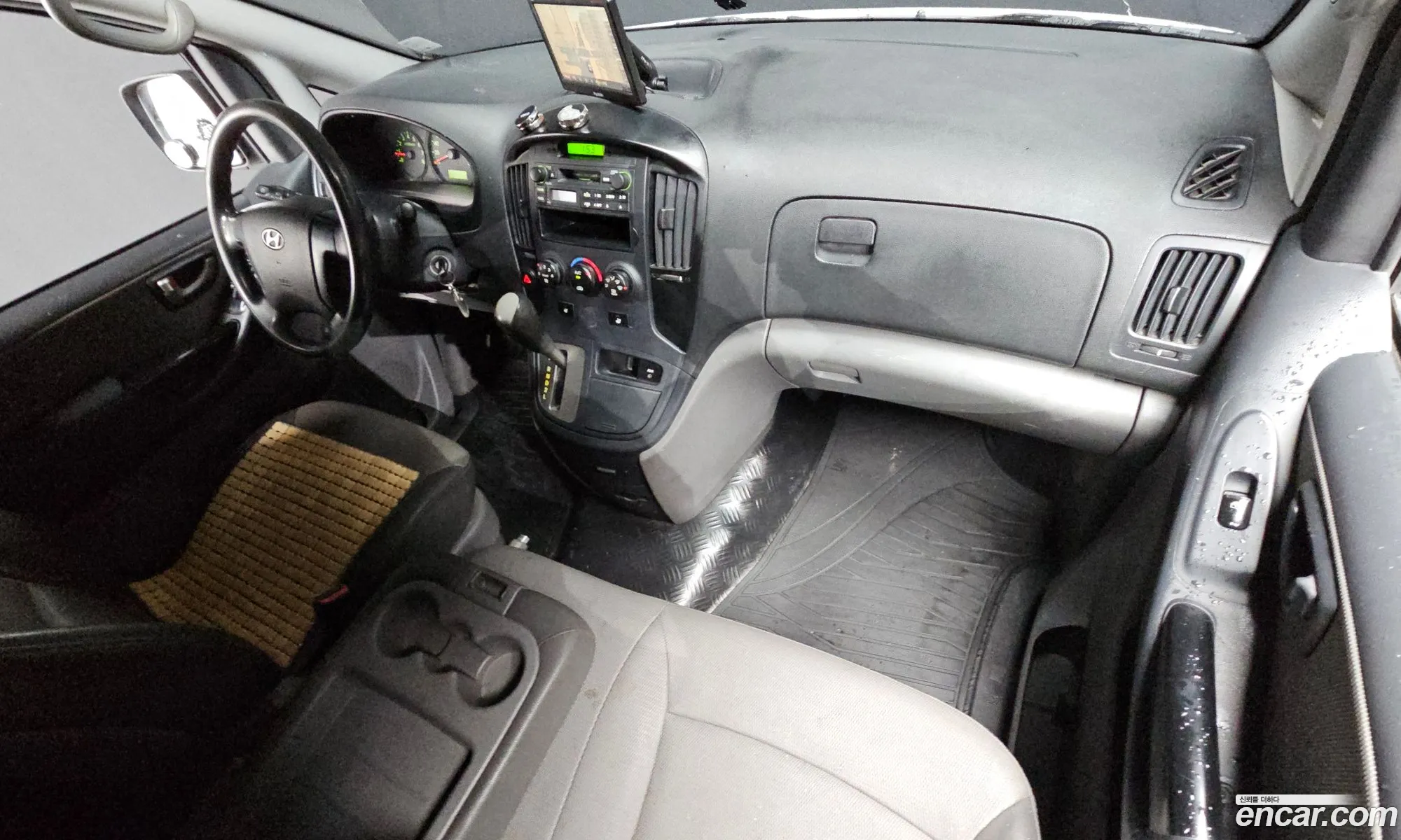 Hyundai Grand Starex 2010 — 11
