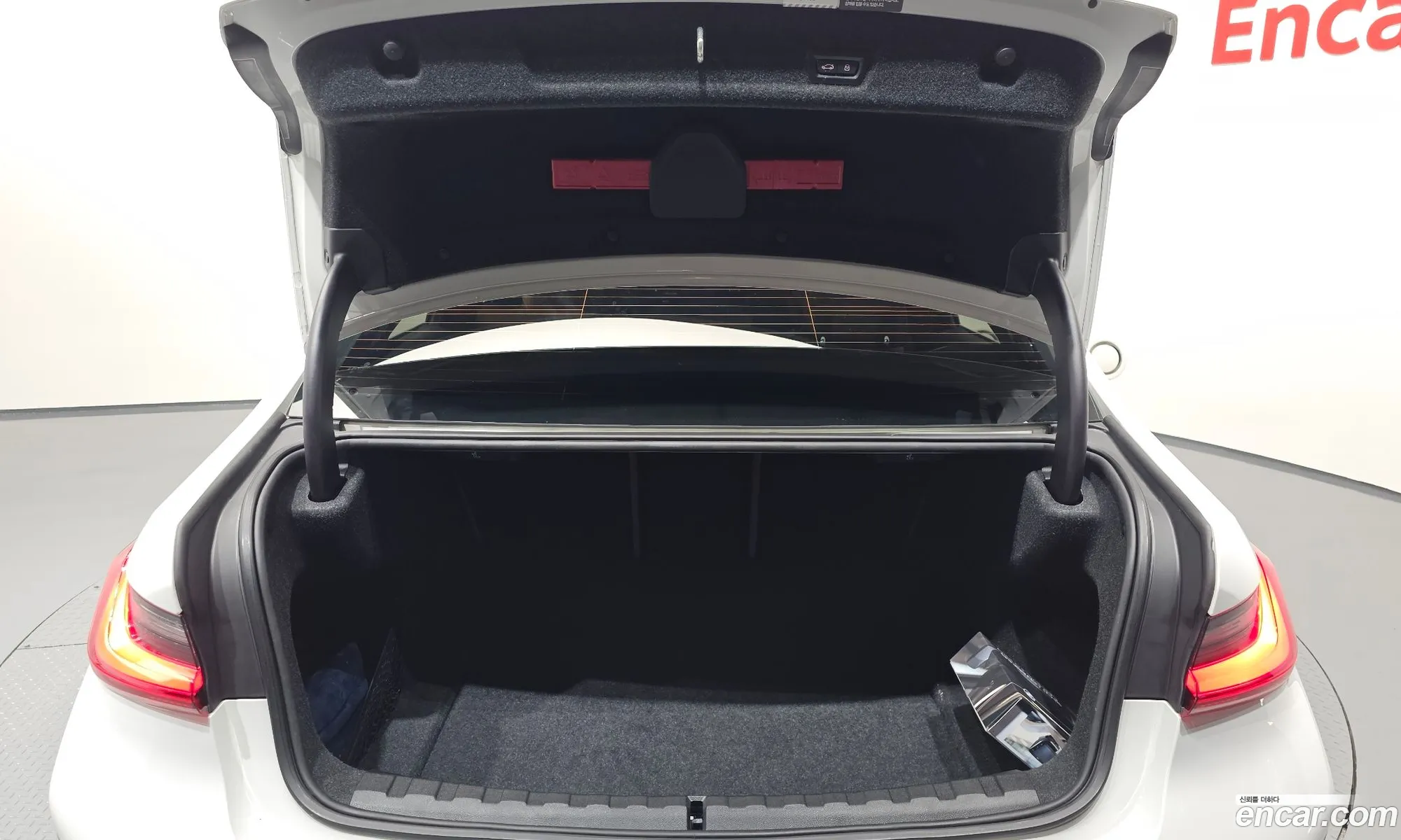 BMW 3 Series 2023 — 8