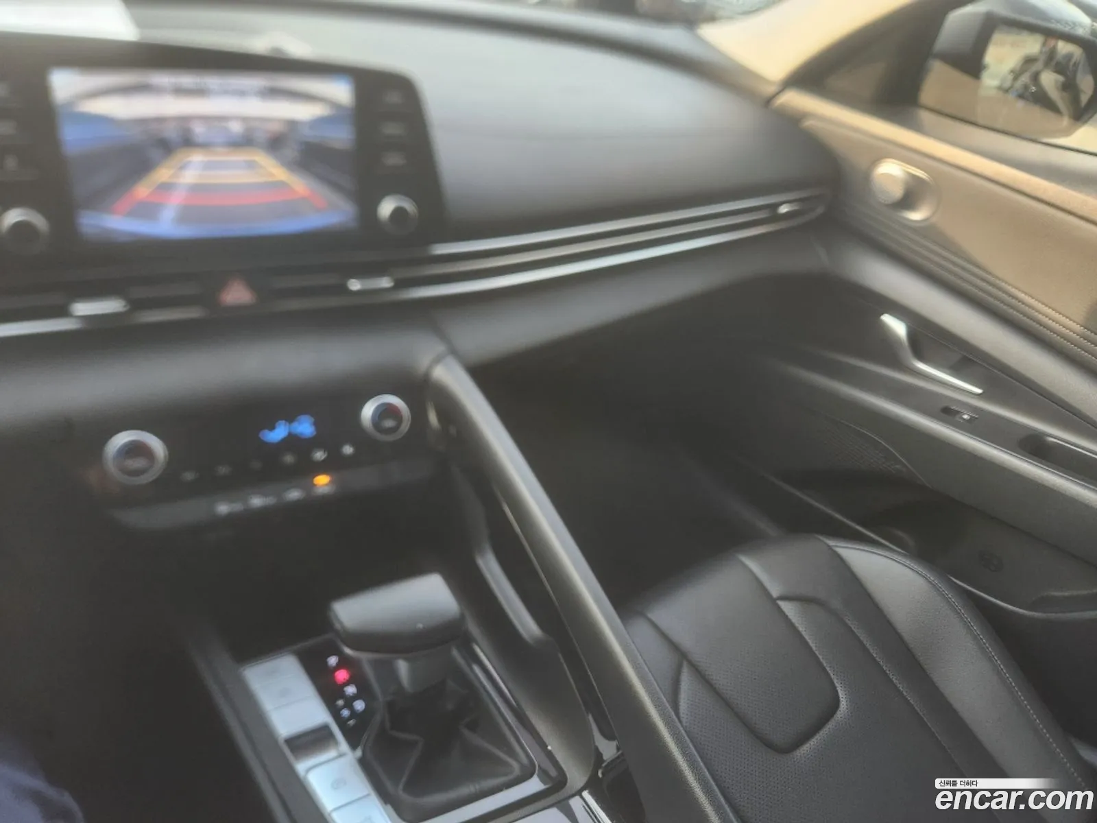 Hyundai Elantra Hybrid 2020 — 19