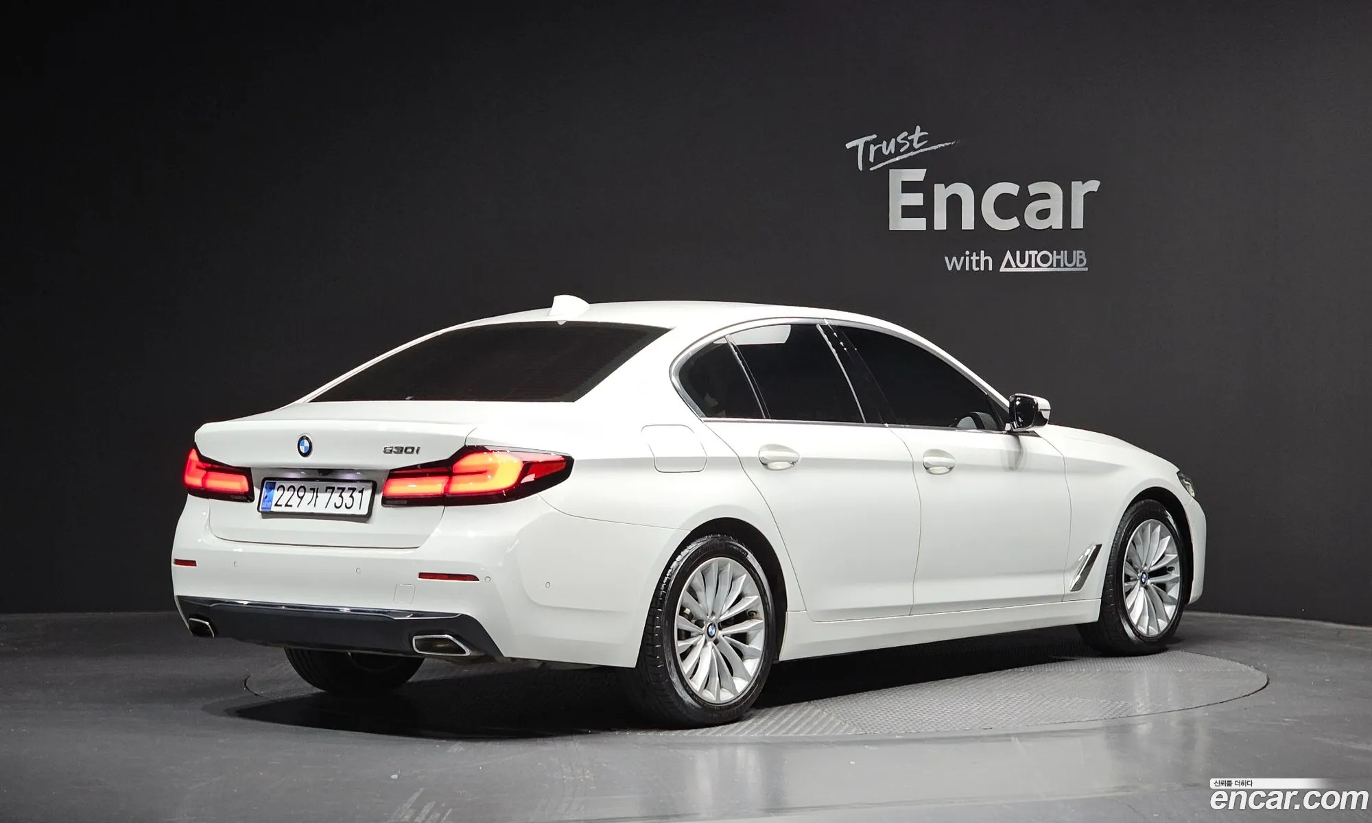 BMW 5 Series 2020 WBA71BH09MCF32069 — 12