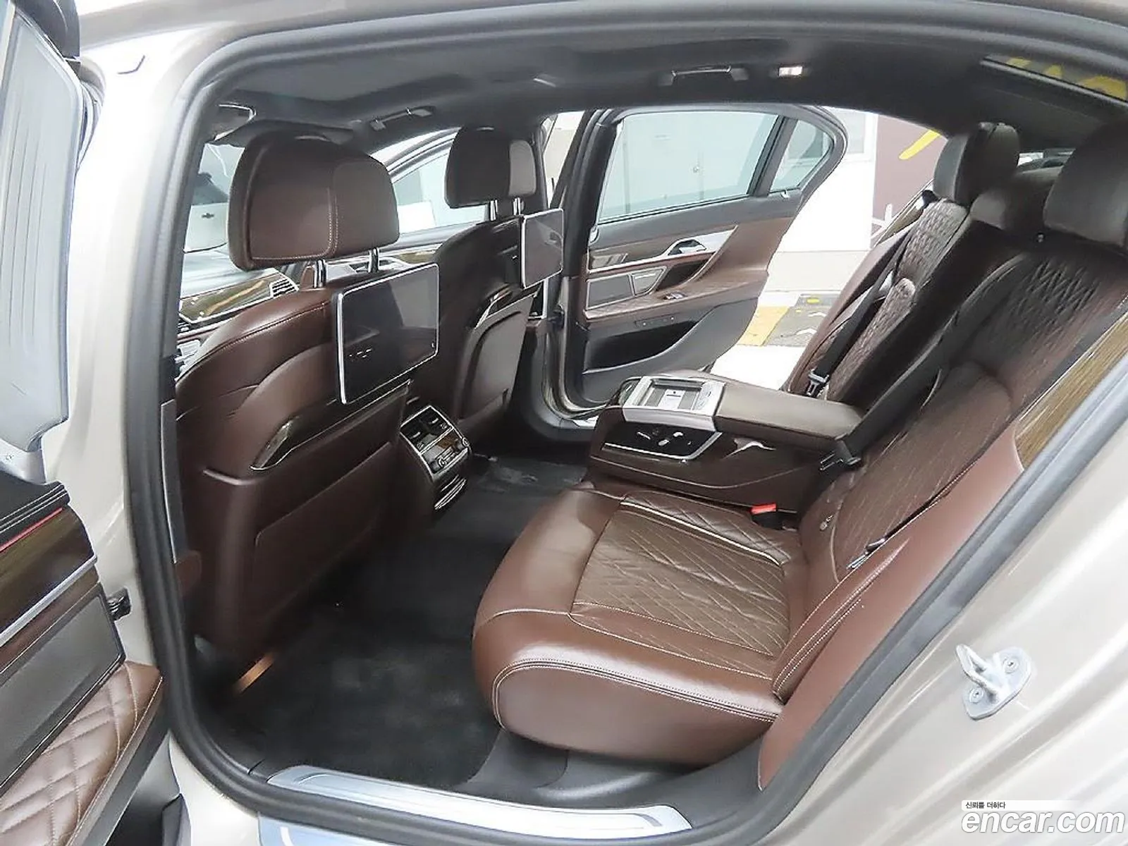 BMW 7 Series 2021 — 16