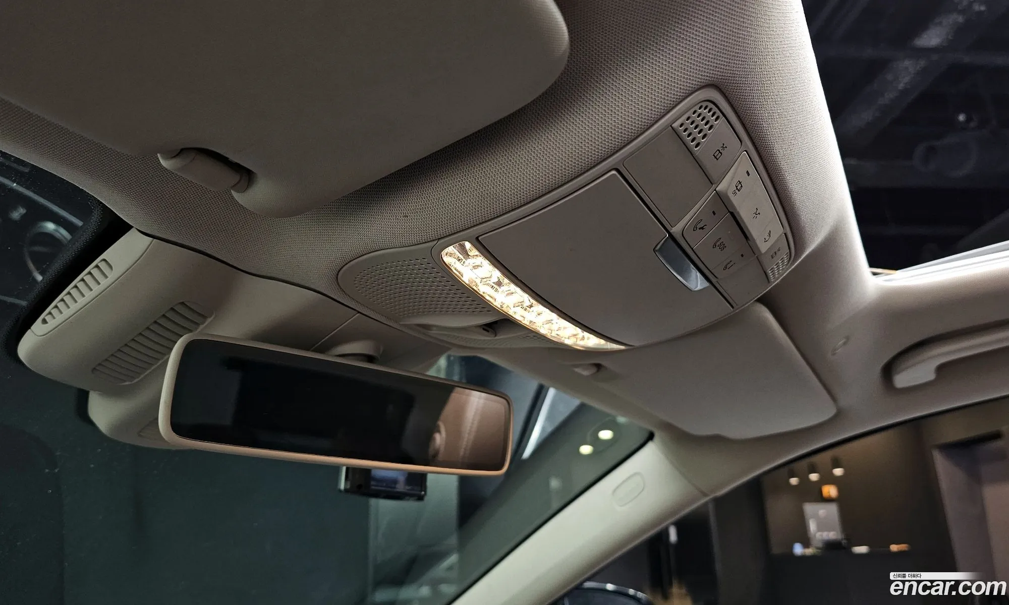 Mercedes-Benz E-Class W213 2018 WDDZF4KB3JA466339 — 13