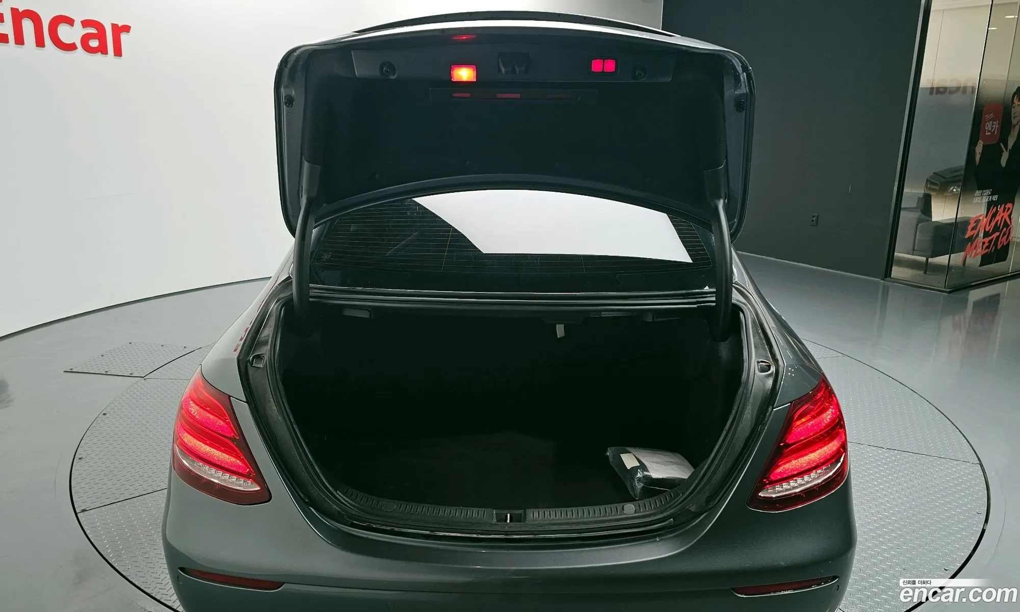 Mercedes-Benz E-Class W213 2018 WDDZF4KB3JA466339 — 5