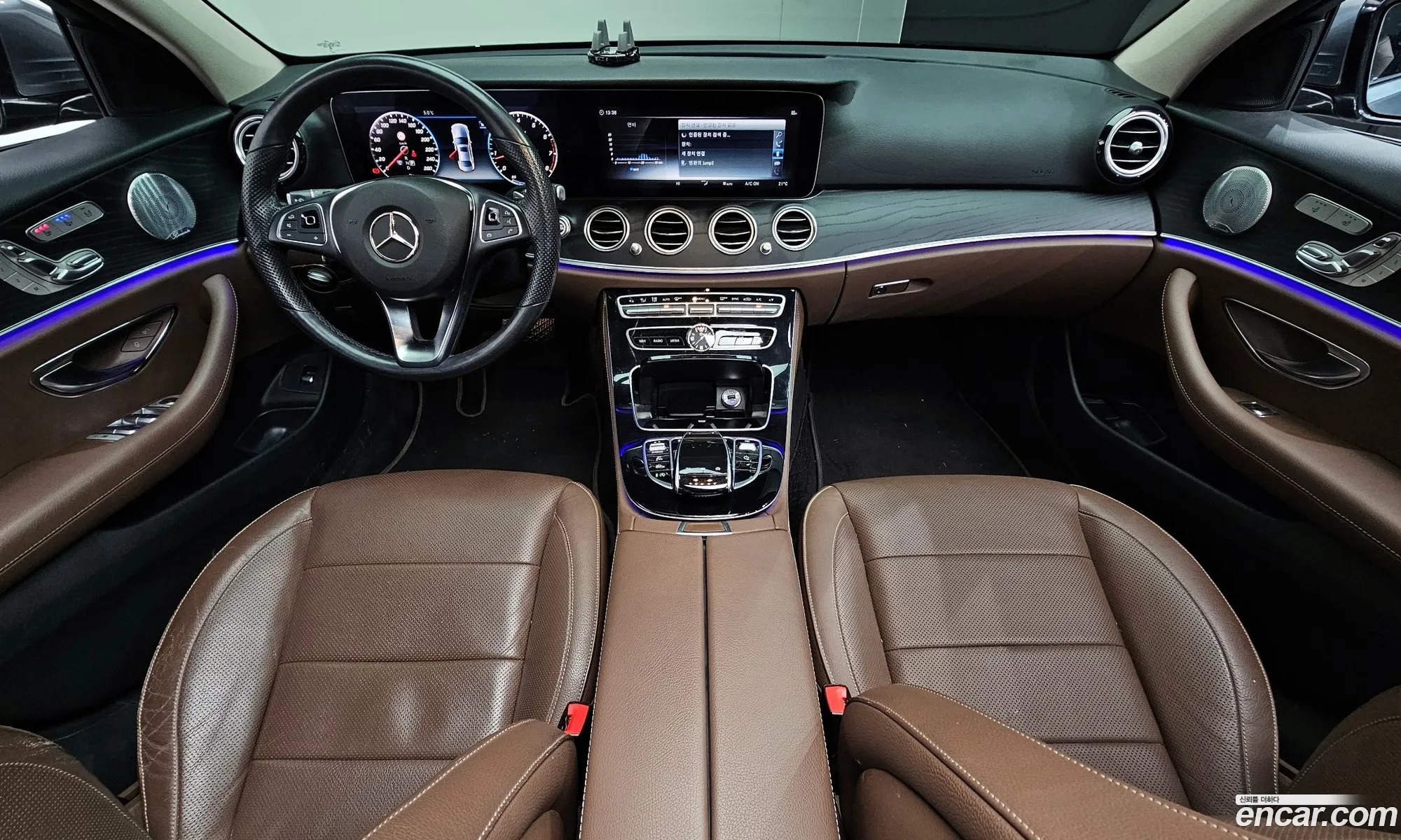Mercedes-Benz E-Class W213 2018 WDDZF4KB3JA466339 — 19