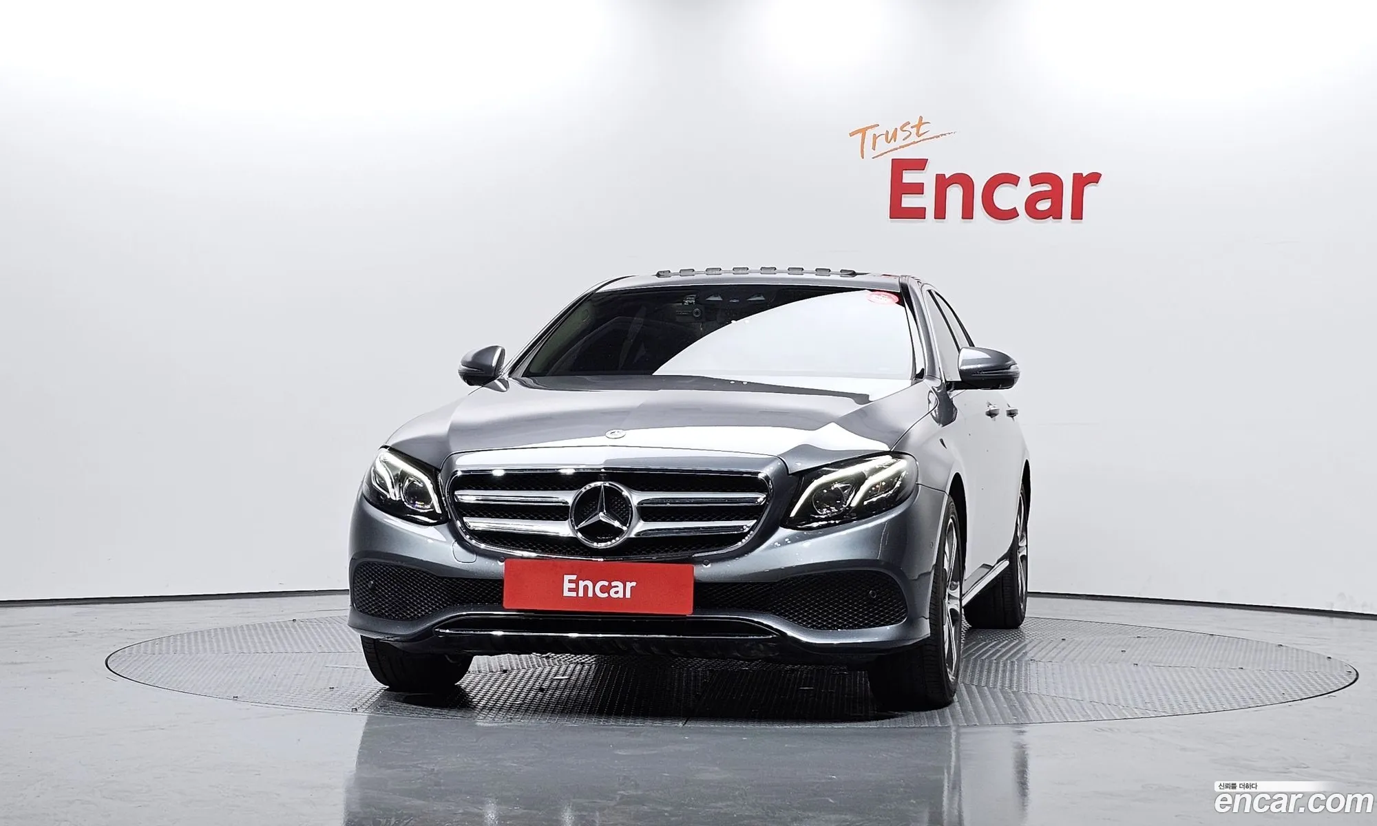 Mercedes-Benz E-Class W213 2018 WDDZF4KB3JA466339 — 17