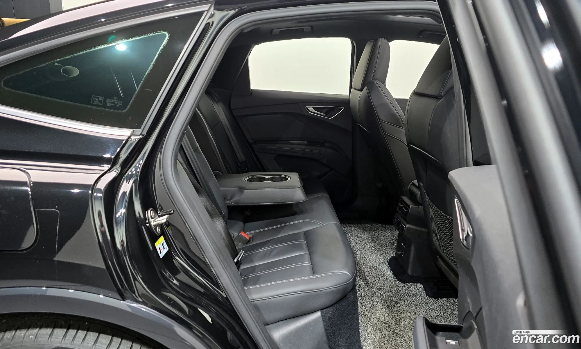 Audi Q4 e-tron 2022 WAUZZZFZ8NP043360 — 5