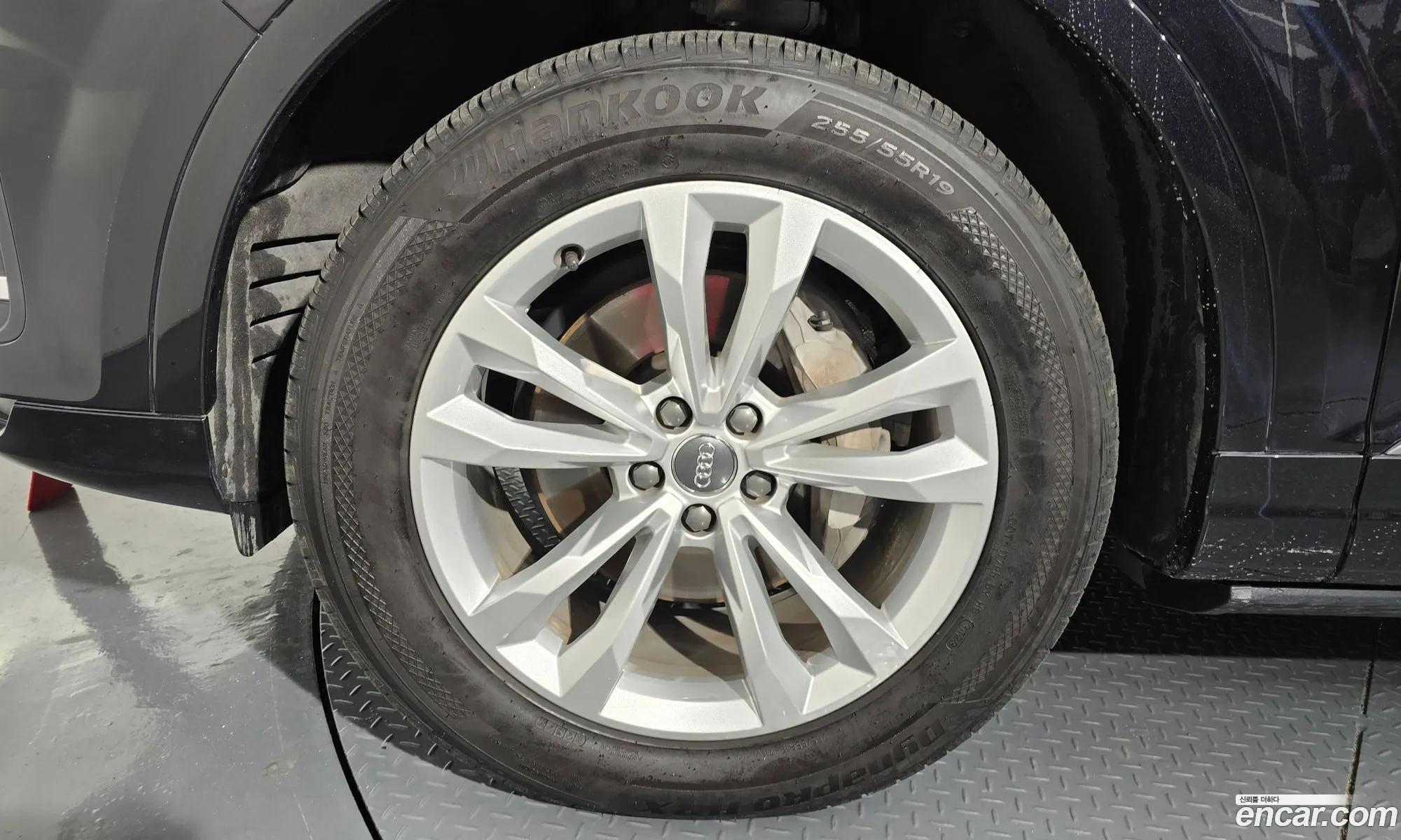 Audi Q7 2019 WAUZZZ4M7KD043676 — 4