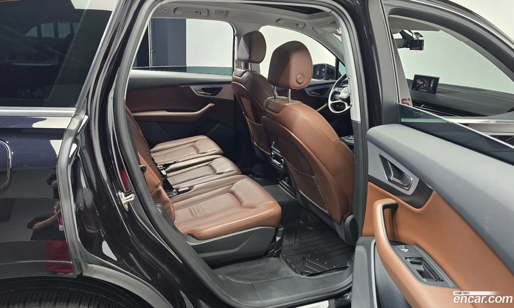 Audi Q7 2019 WAUZZZ4M7KD043676 — 10