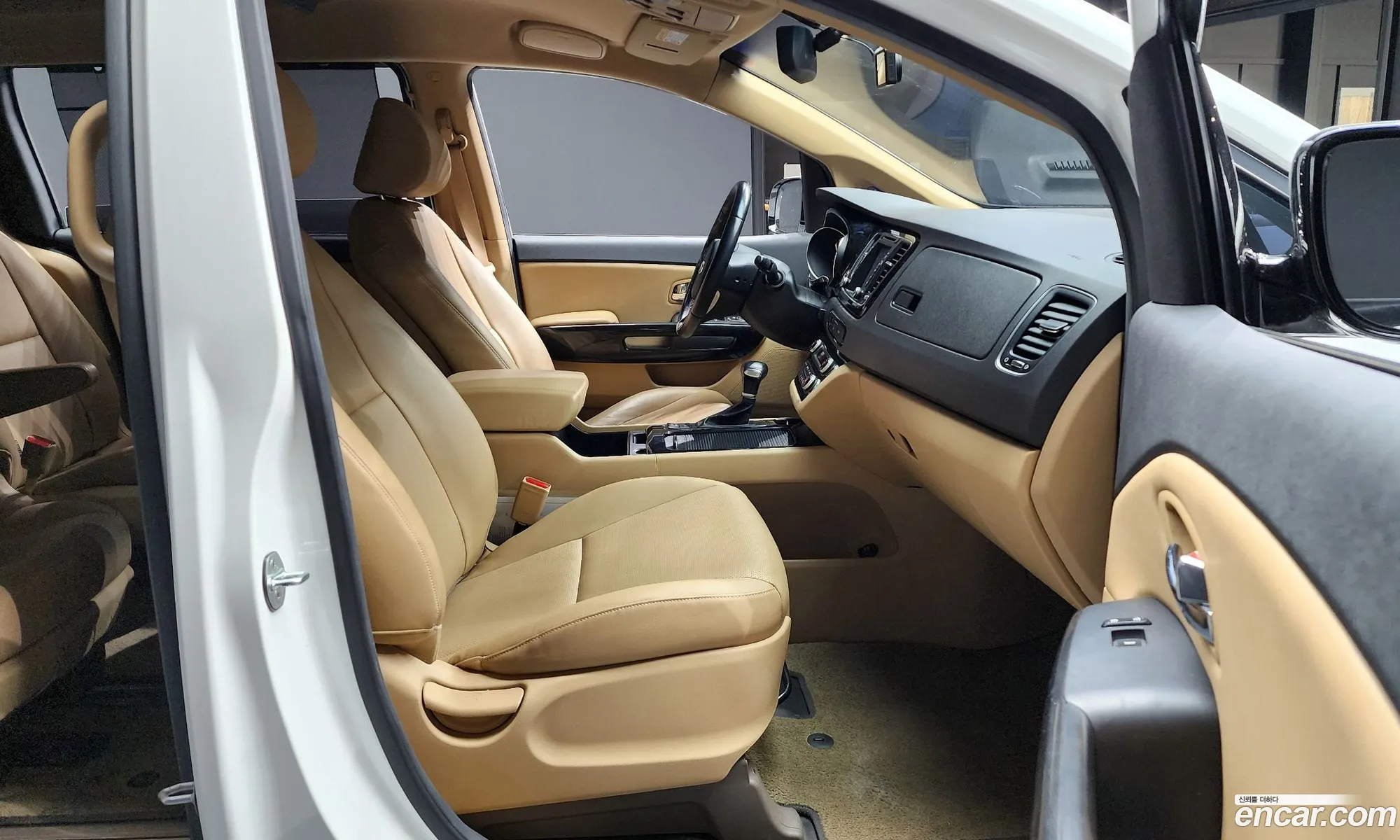 Kia Carnival 2016 — 18